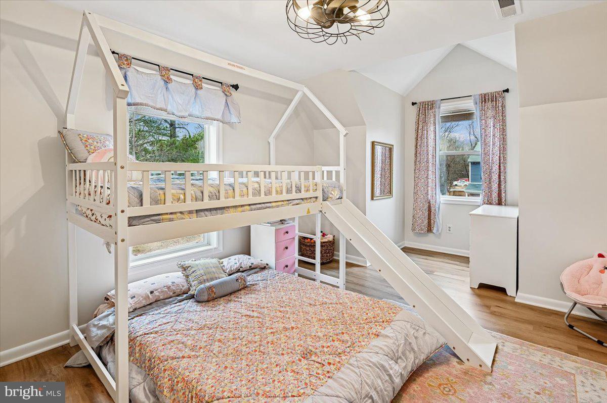 CEDARHURST ON THE BAY - Residential