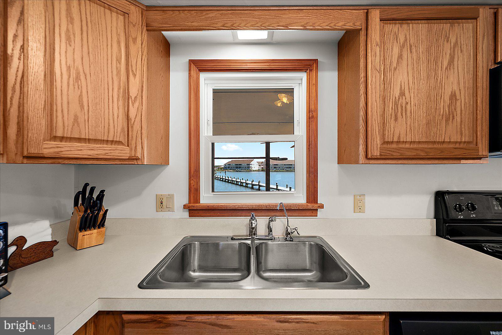 LANDON'S COVE - Residential