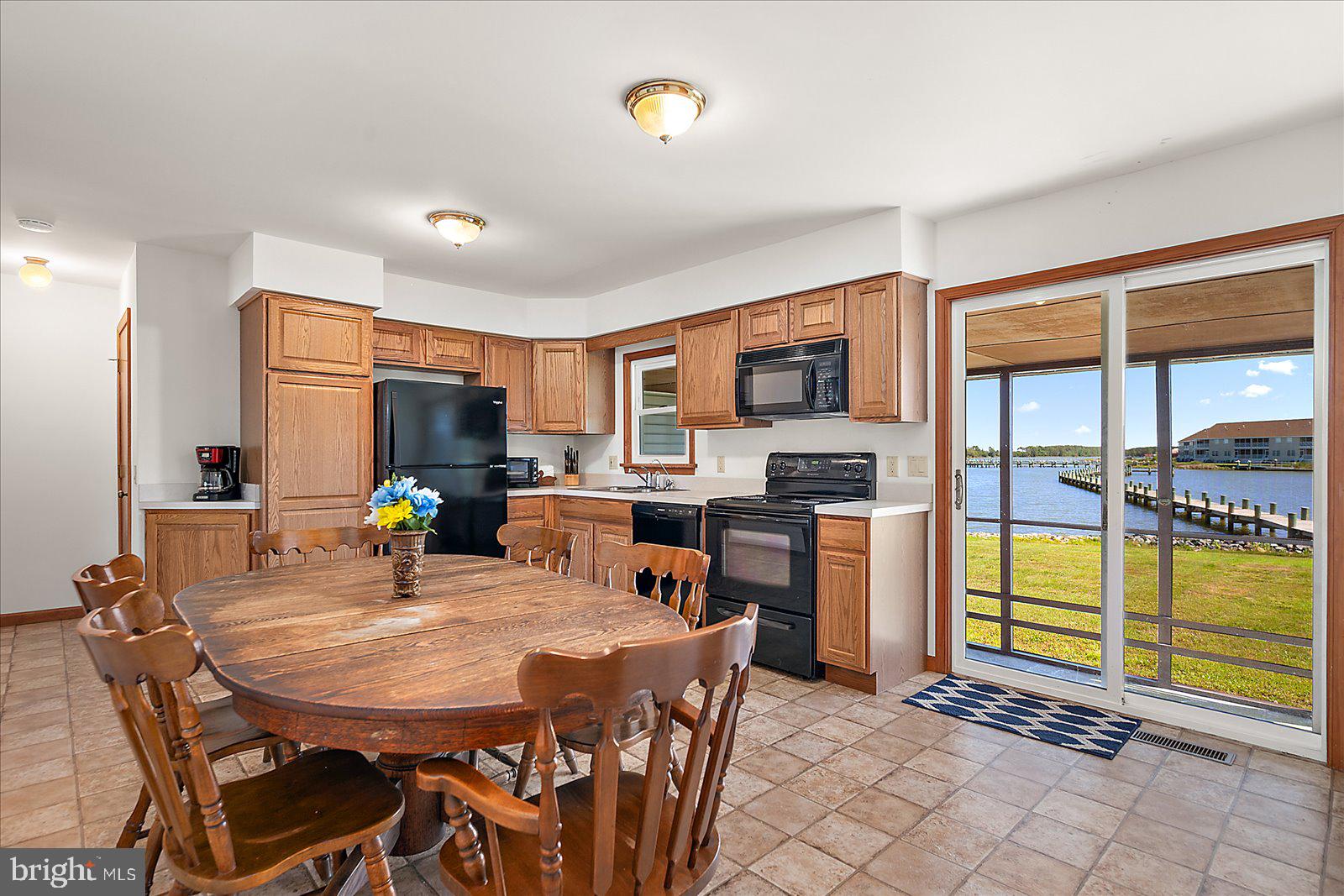 LANDON'S COVE - Residential