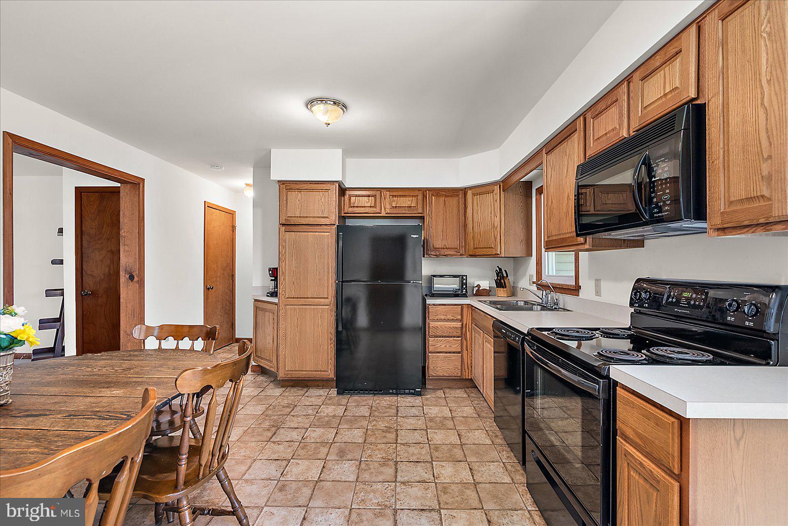 LANDON'S COVE - Residential