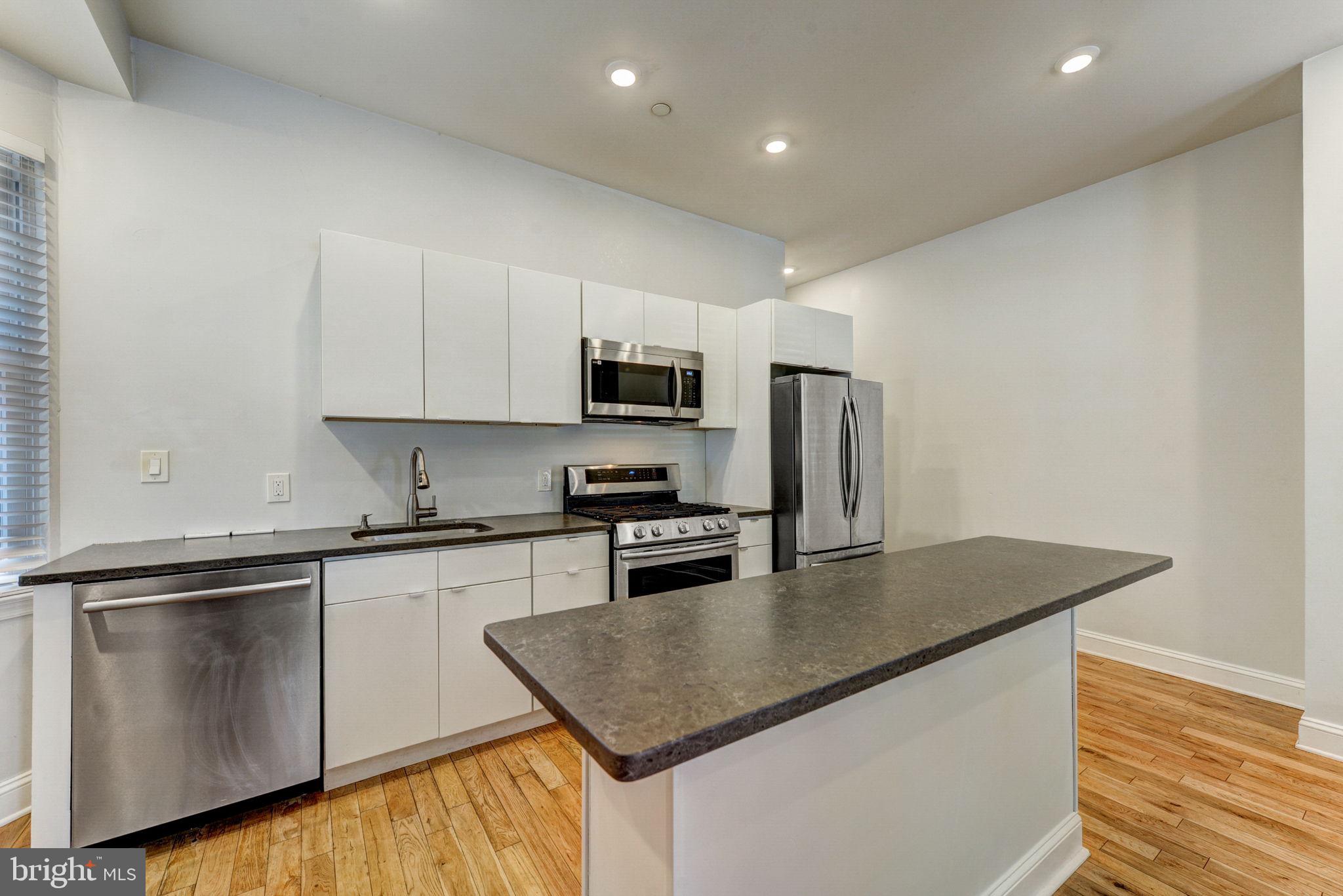 UNIVERSITY CITY - Residential Lease