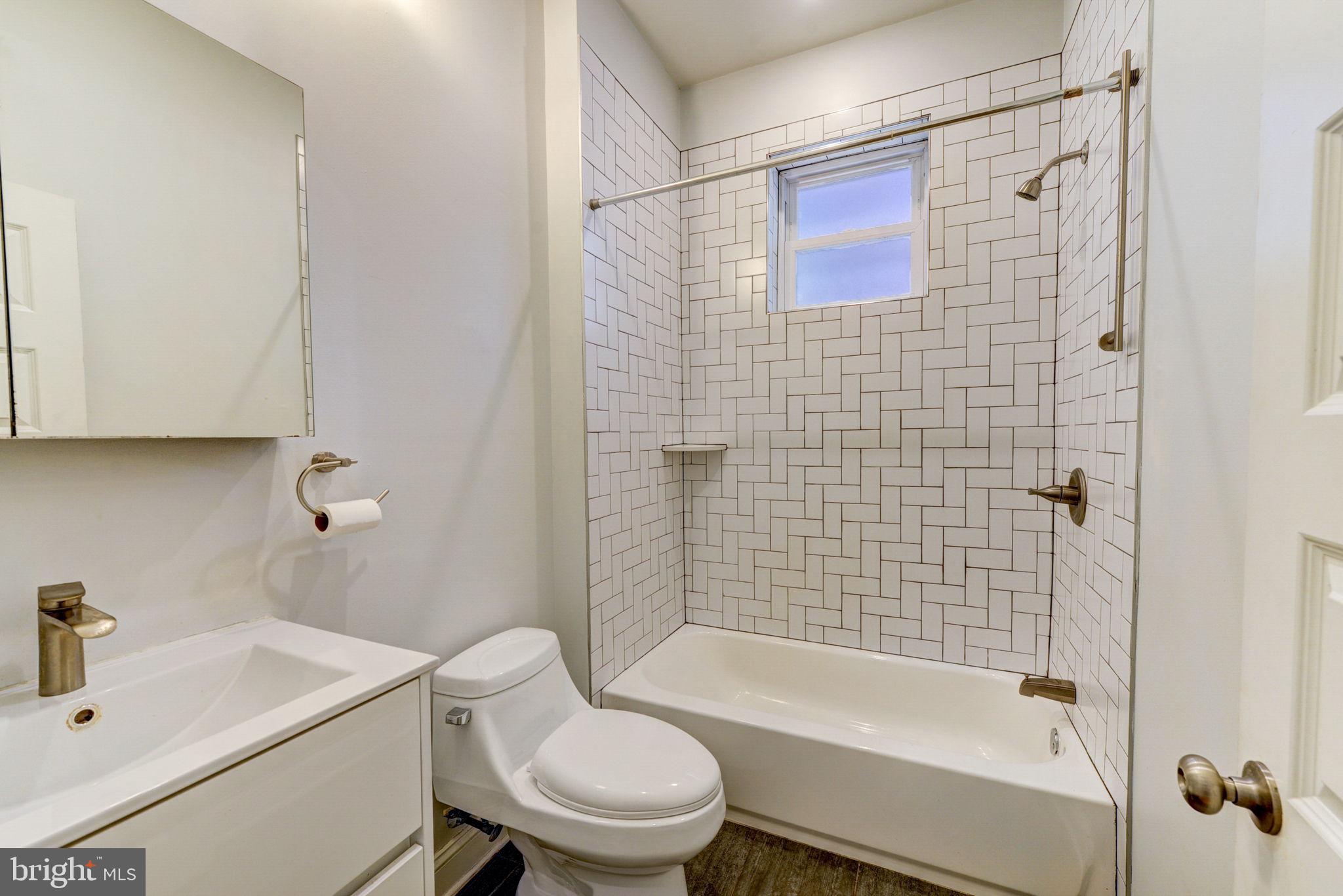 UNIVERSITY CITY - Residential Lease