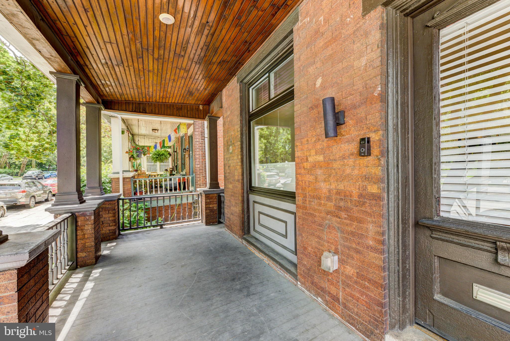 UNIVERSITY CITY - Residential Lease