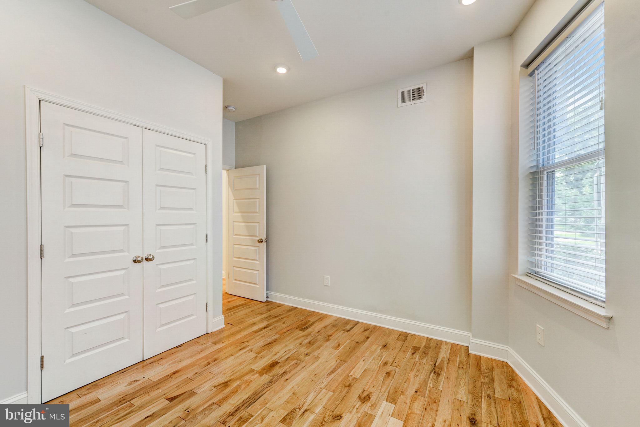 UNIVERSITY CITY - Residential Lease