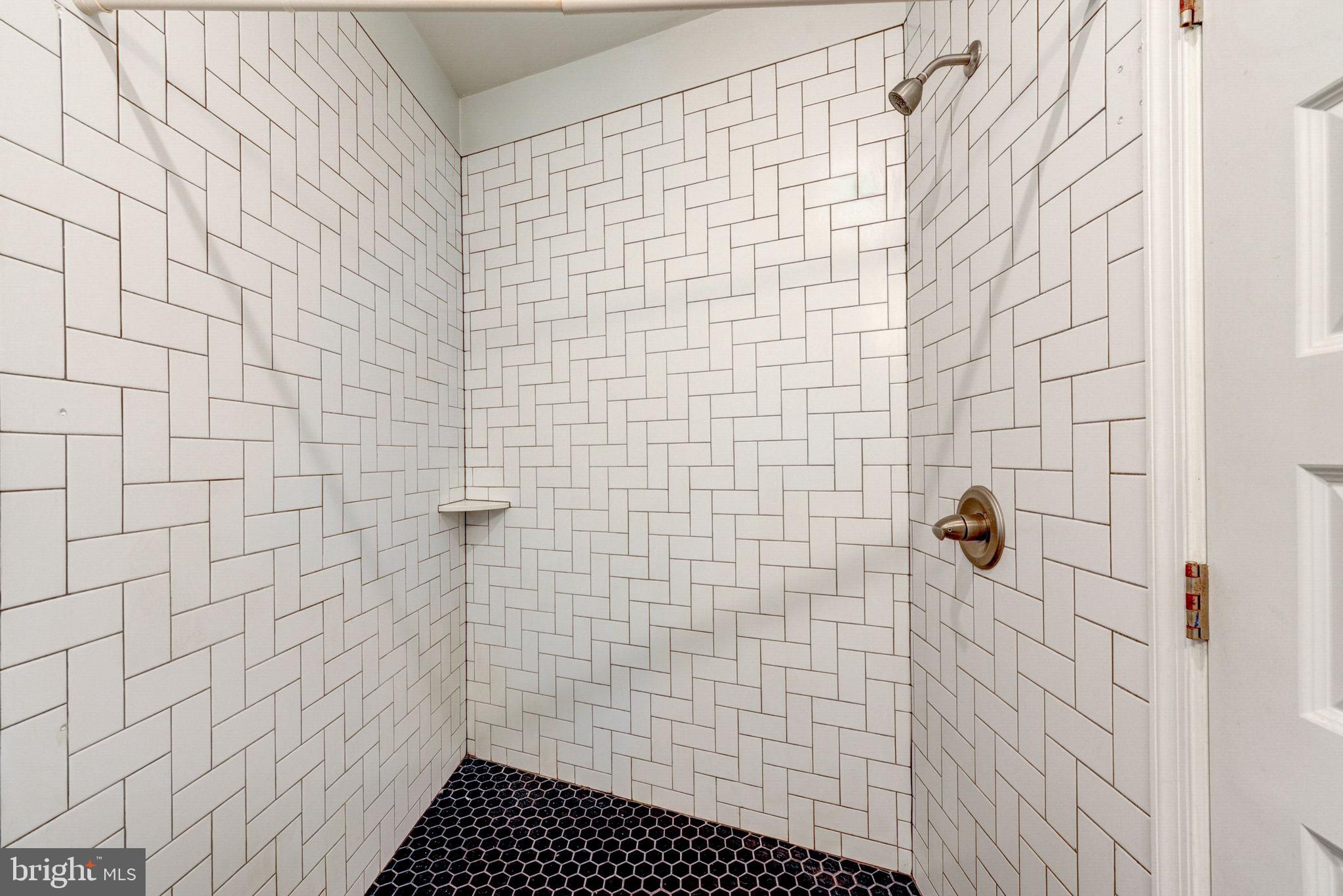 UNIVERSITY CITY - Residential Lease