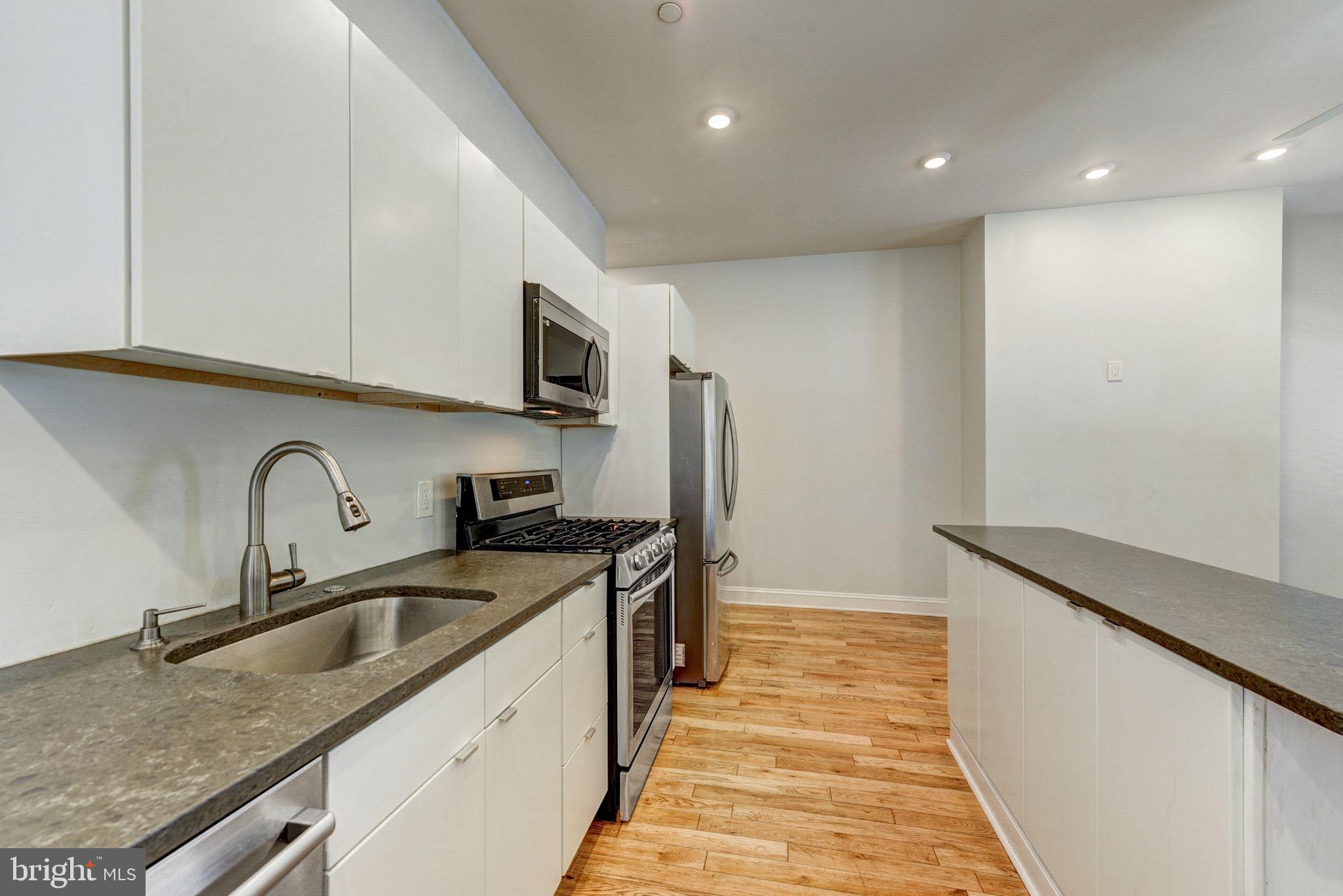 UNIVERSITY CITY - Residential Lease