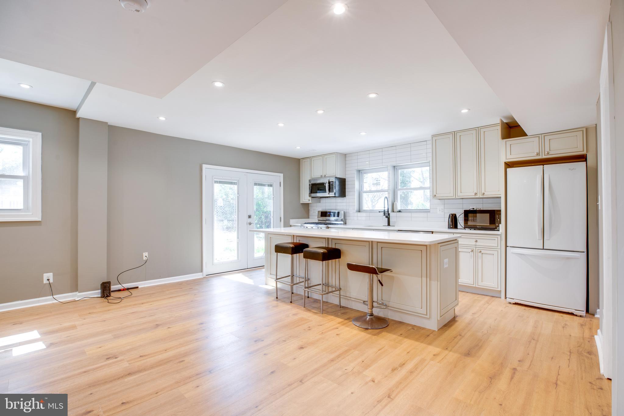 3923 FOREST GROVE DRIVE