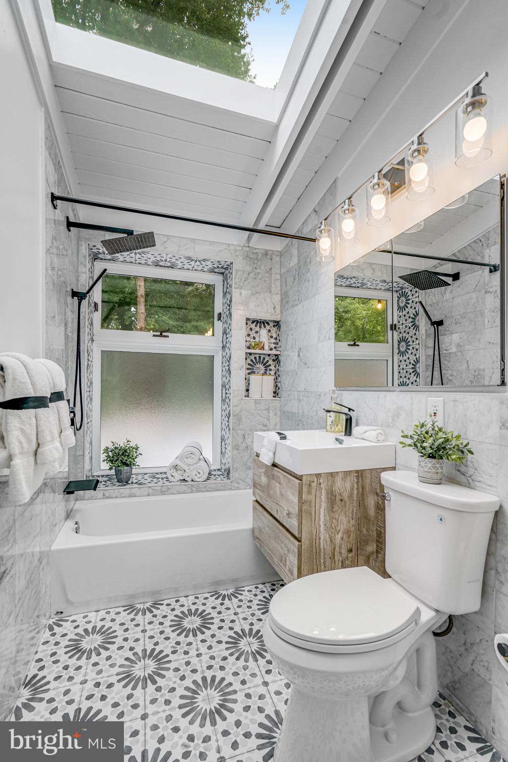 PINE SPRING - Residential