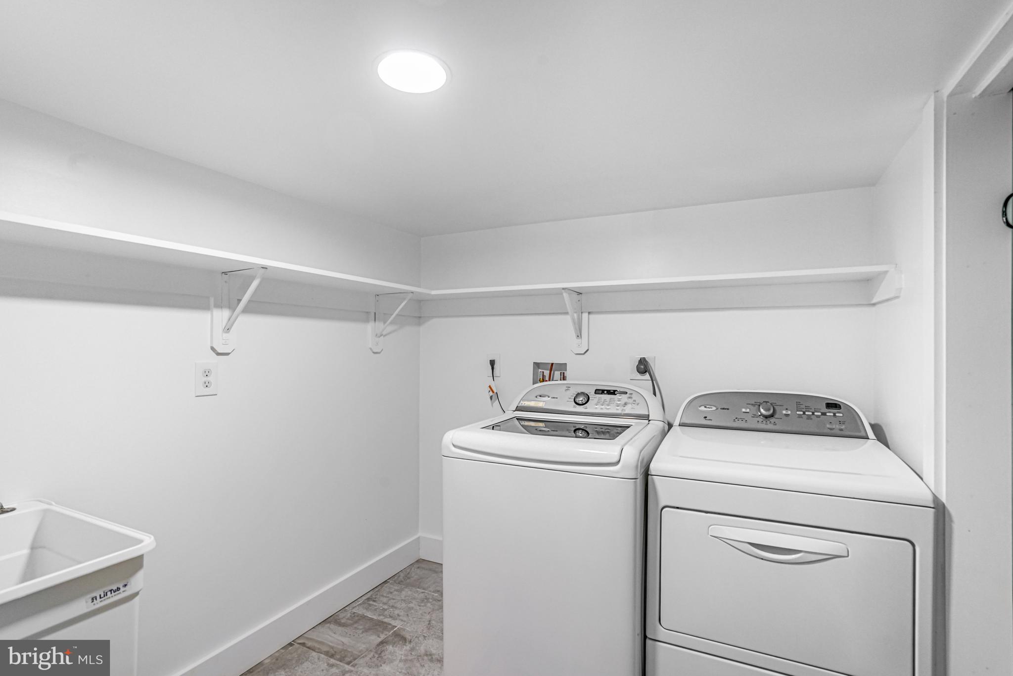 PINE SPRING - Residential