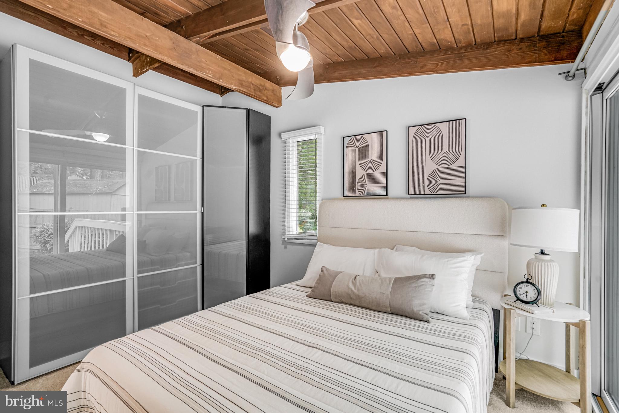 PINE SPRING - Residential