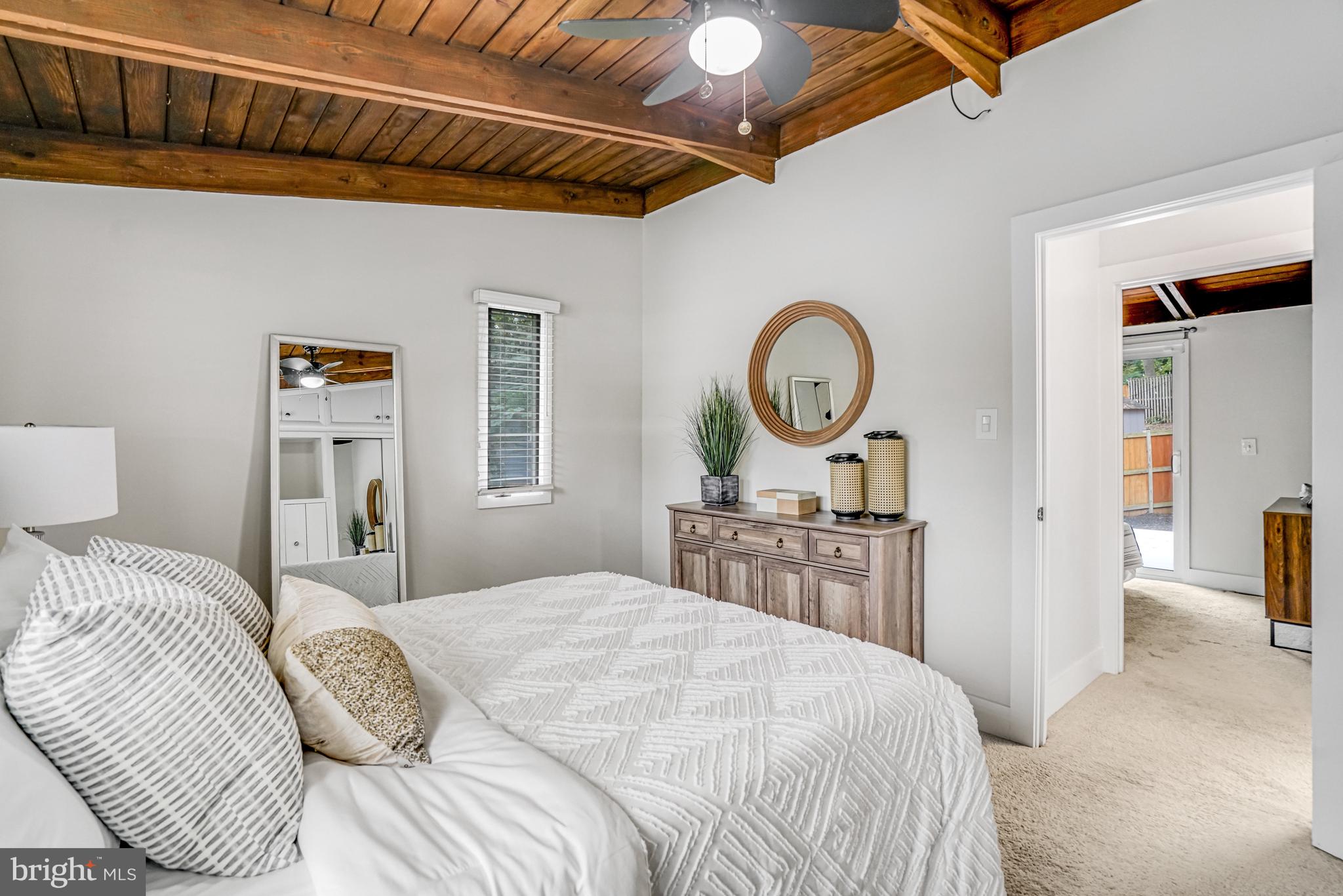 PINE SPRING - Residential