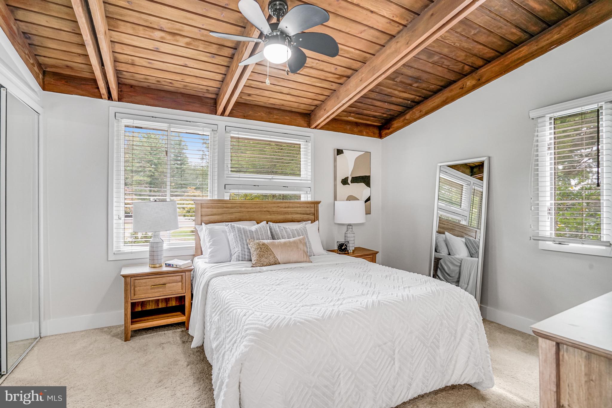 PINE SPRING - Residential