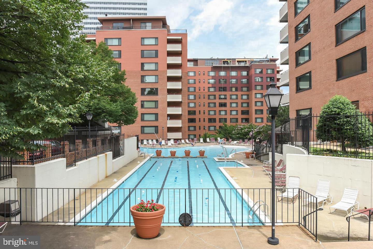 RIVER PLACE WEST - Residential Lease