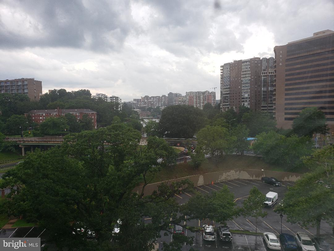 RIVER PLACE WEST - Residential Lease