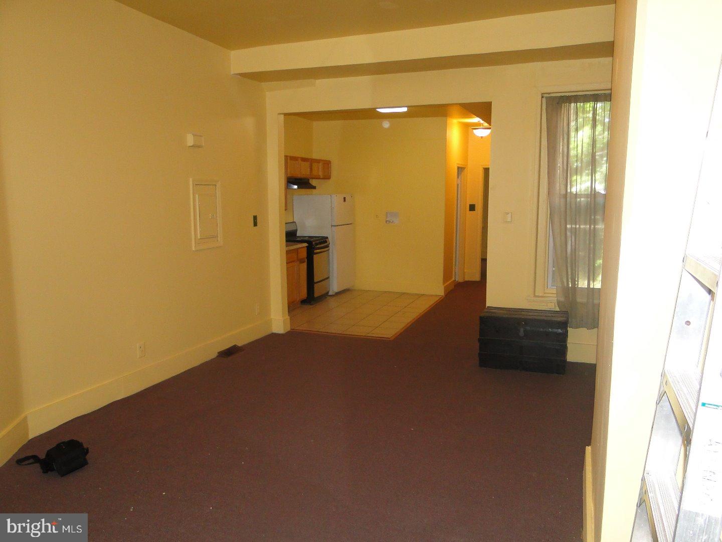 UNIVERSITY CITY - Residential Income