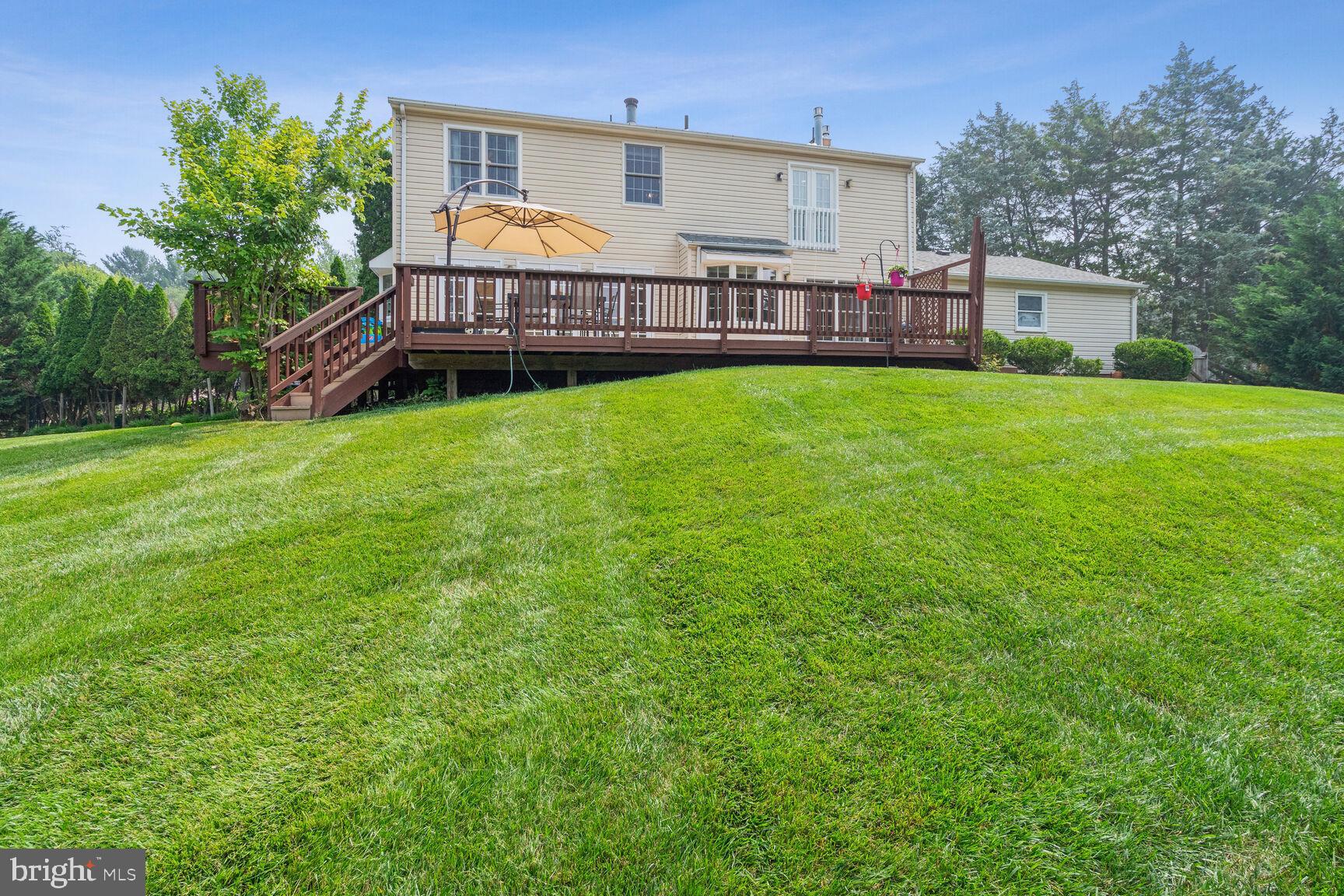 HOLLY KNOLL - Residential Lease