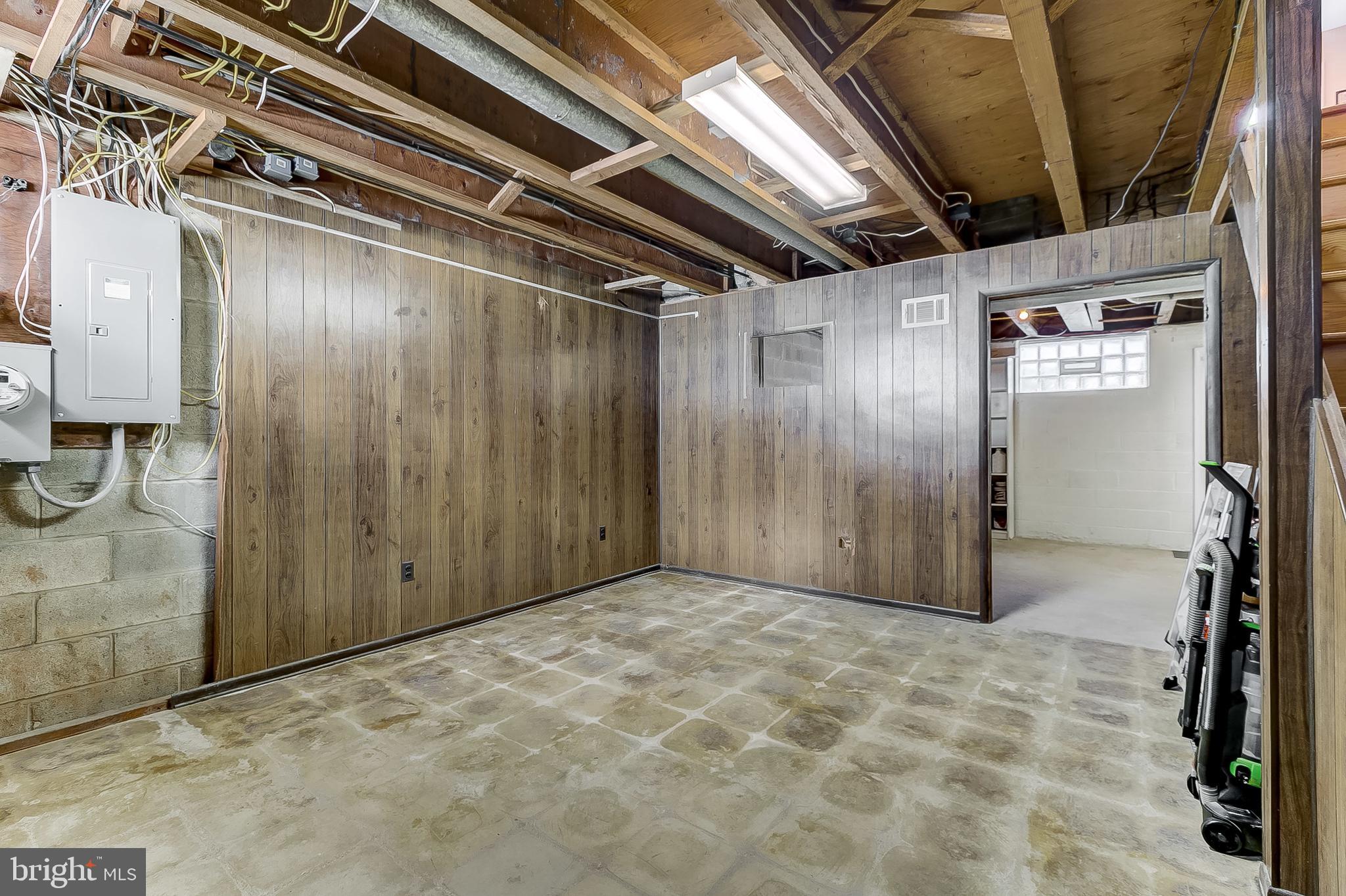 MIDDLE RIVER - Residential