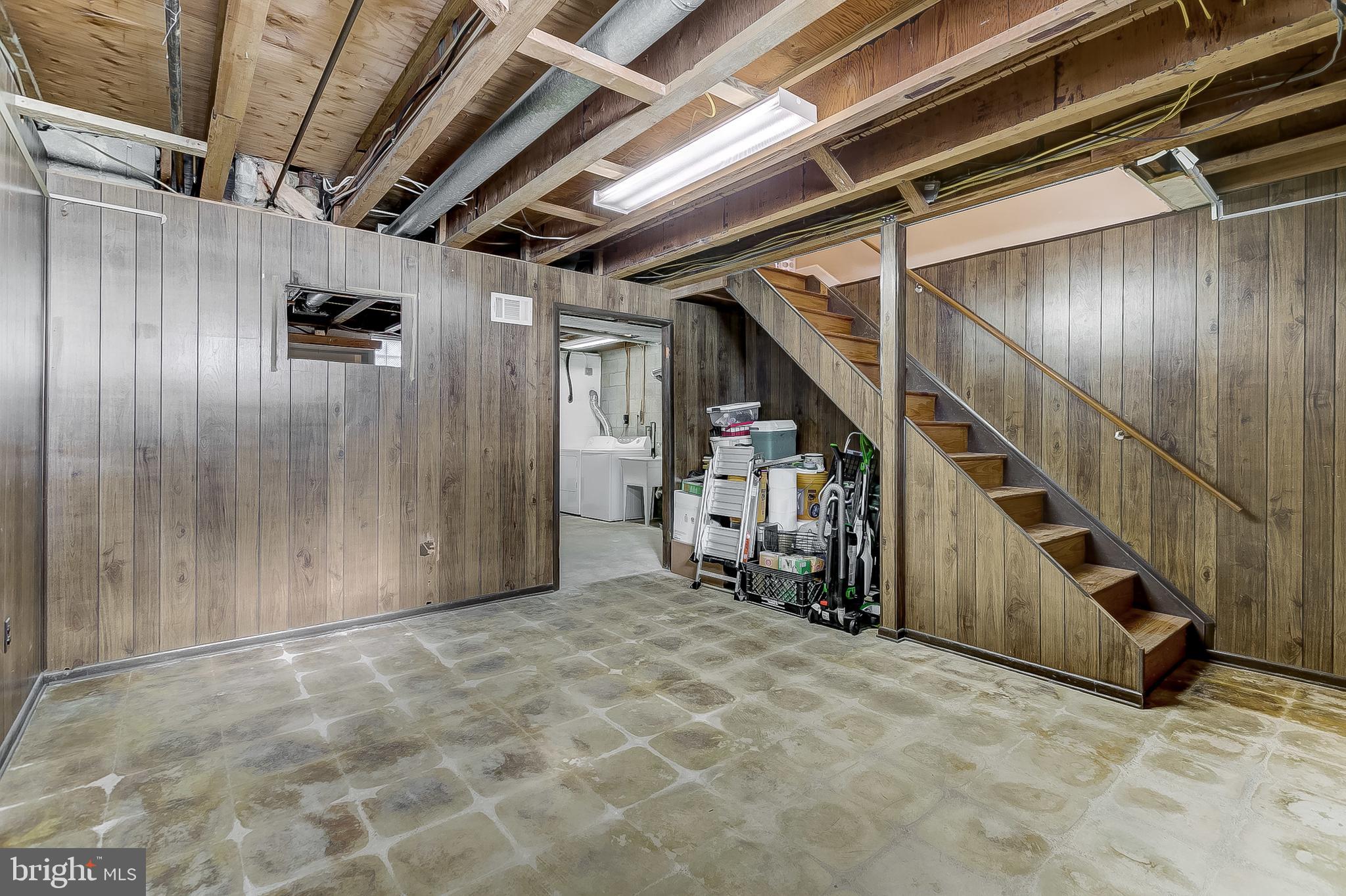 MIDDLE RIVER - Residential