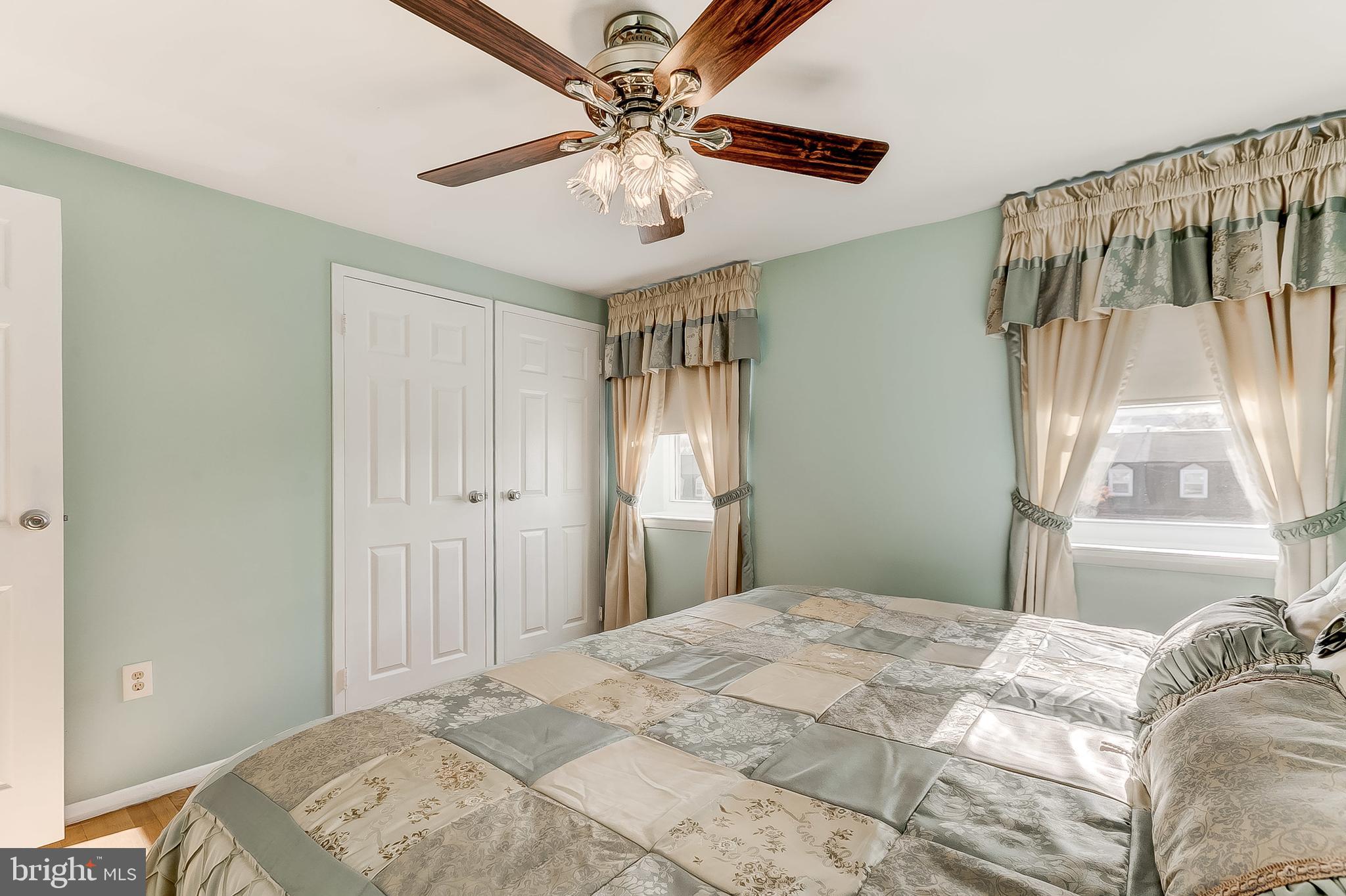 MIDDLE RIVER - Residential