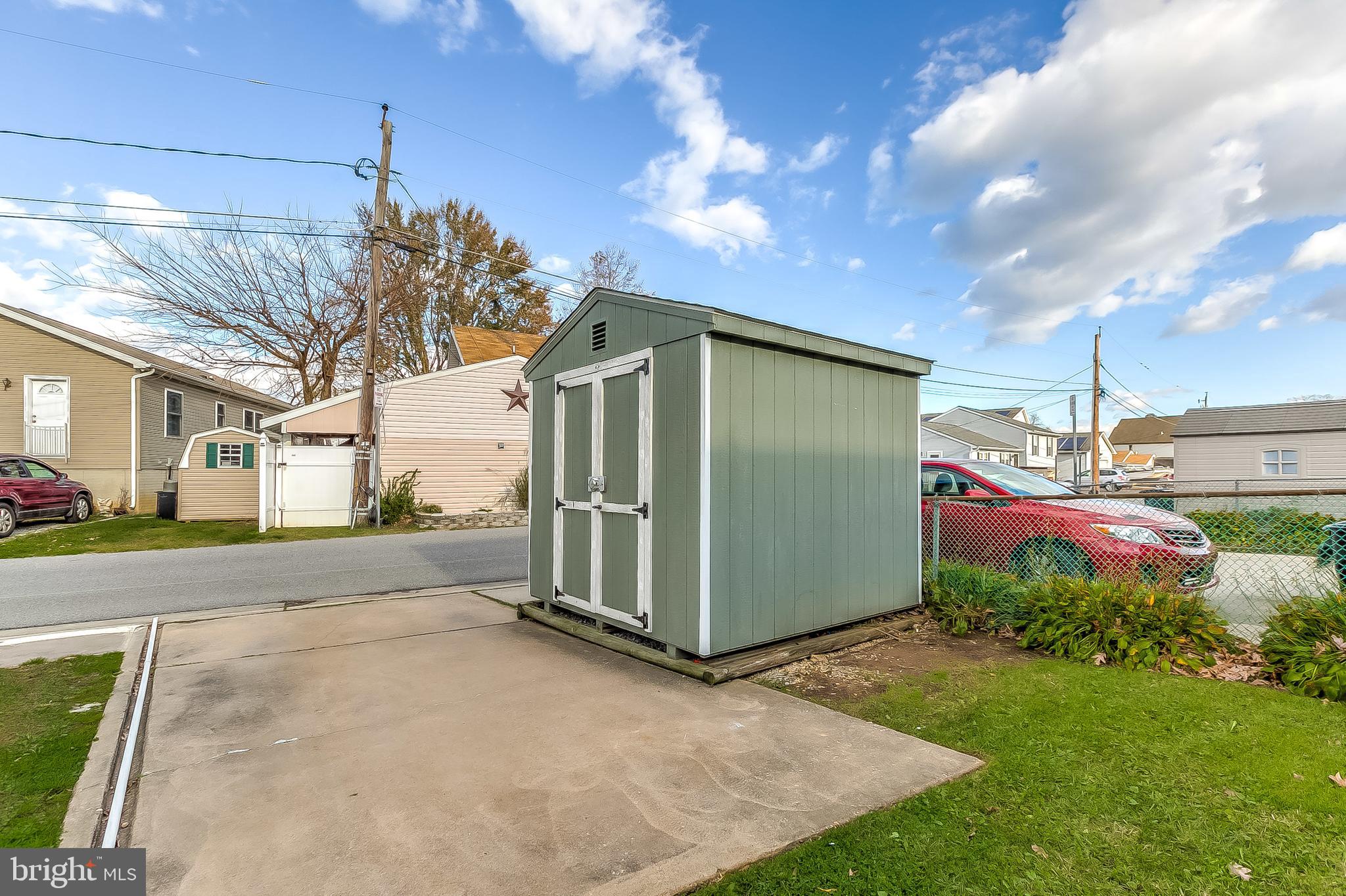 MIDDLE RIVER - Residential