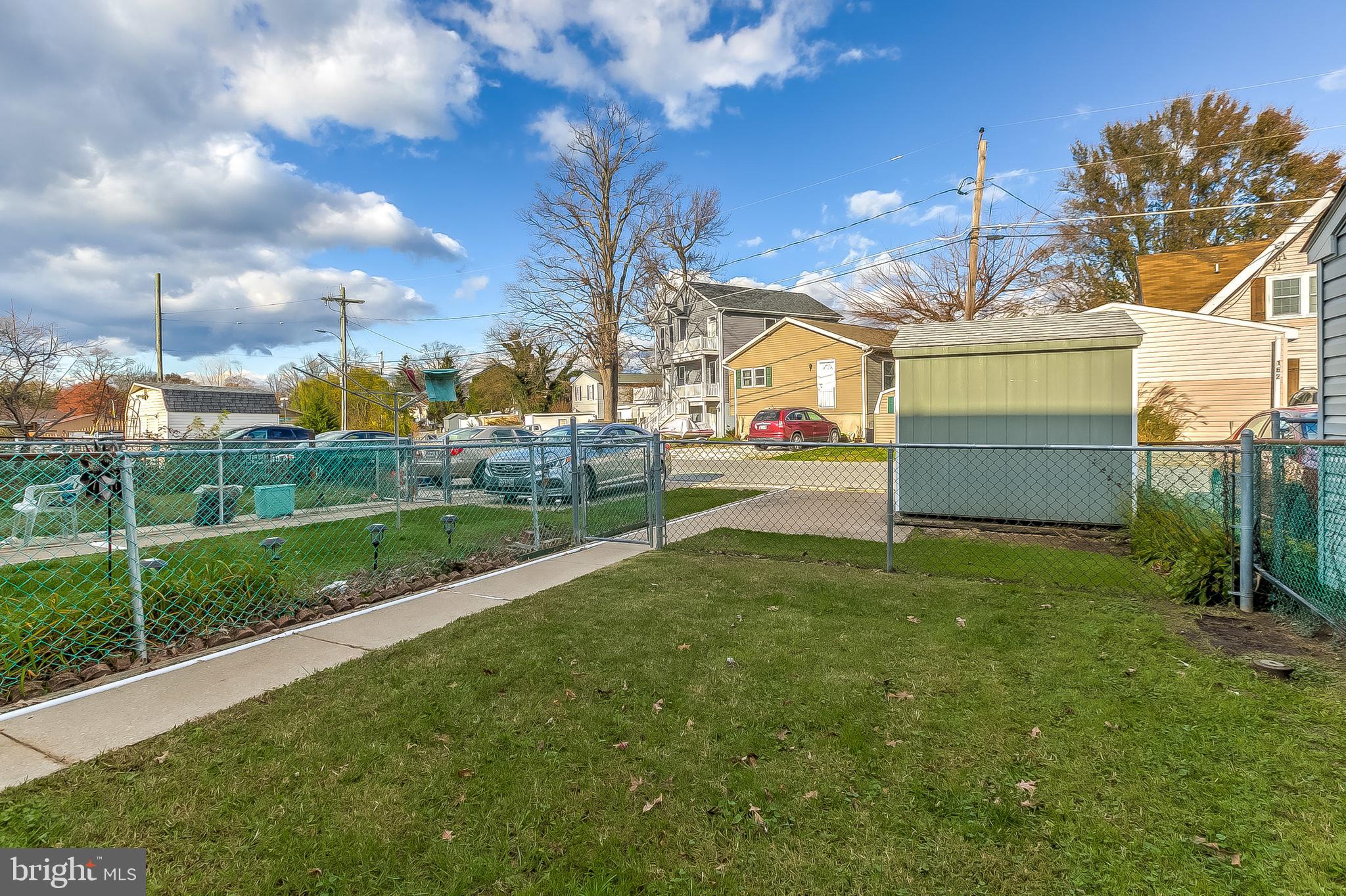 MIDDLE RIVER - Residential