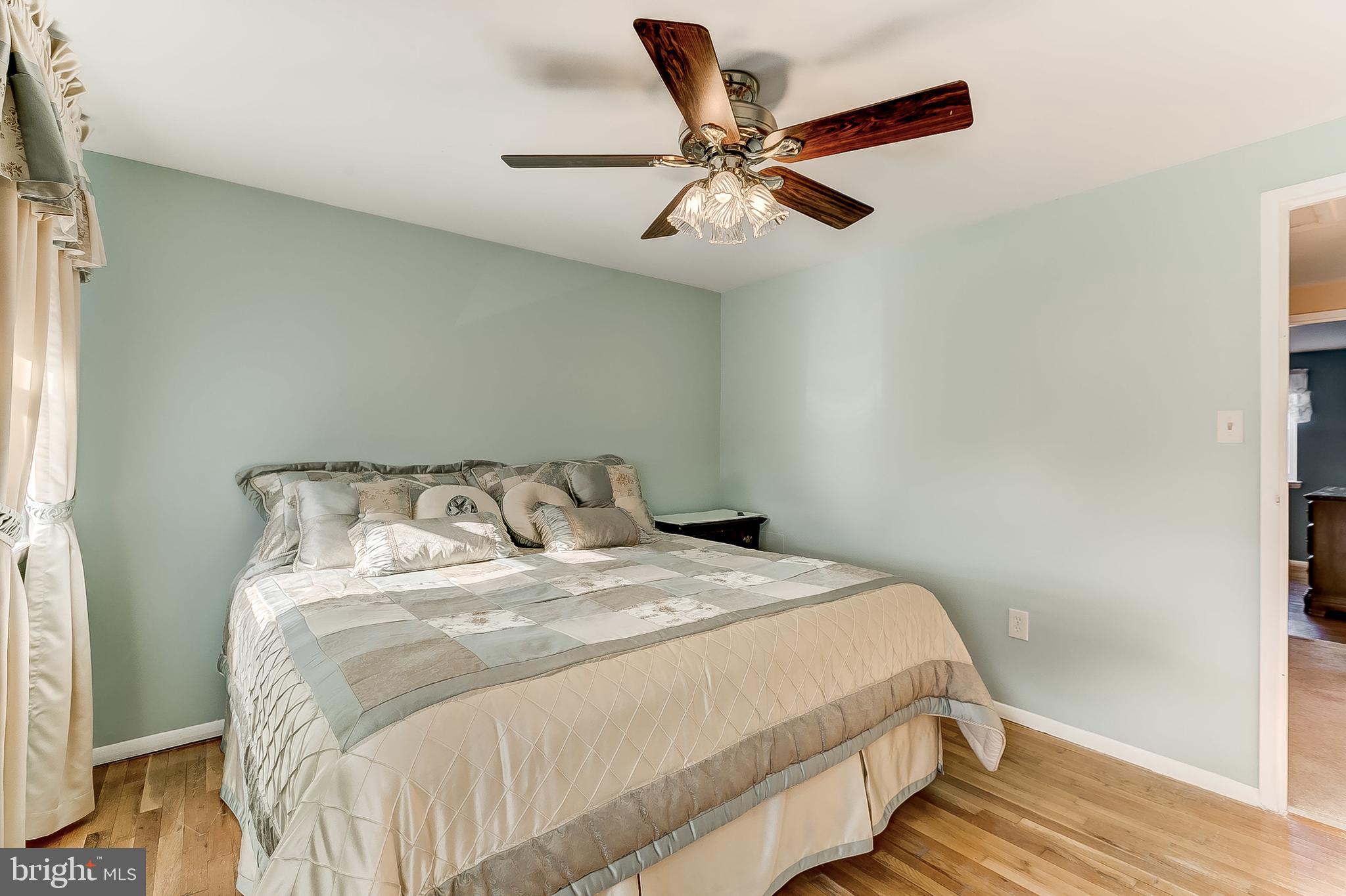 MIDDLE RIVER - Residential