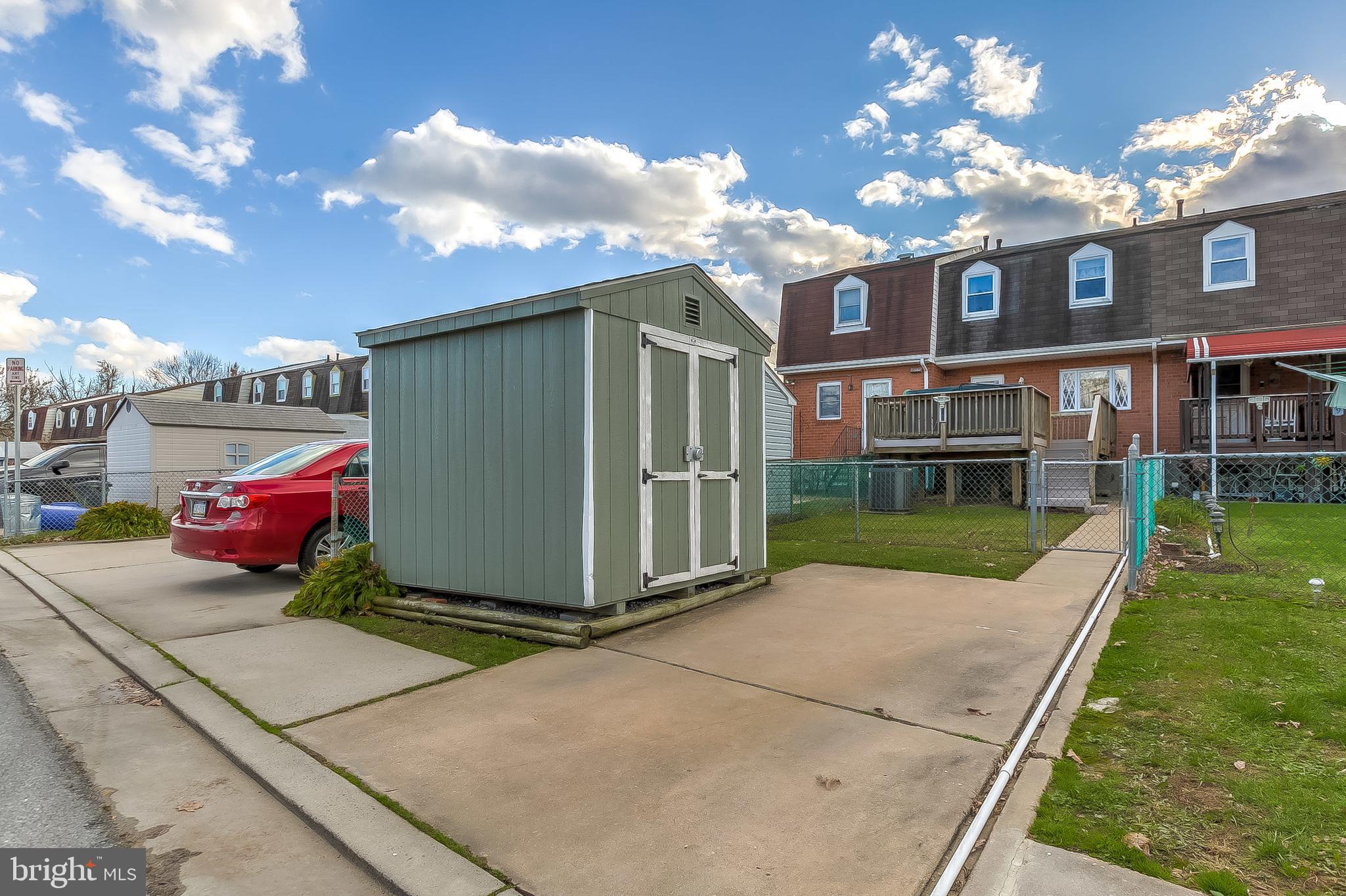 MIDDLE RIVER - Residential