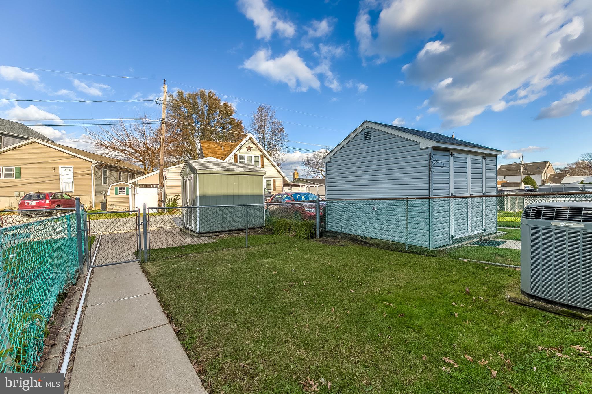 MIDDLE RIVER - Residential