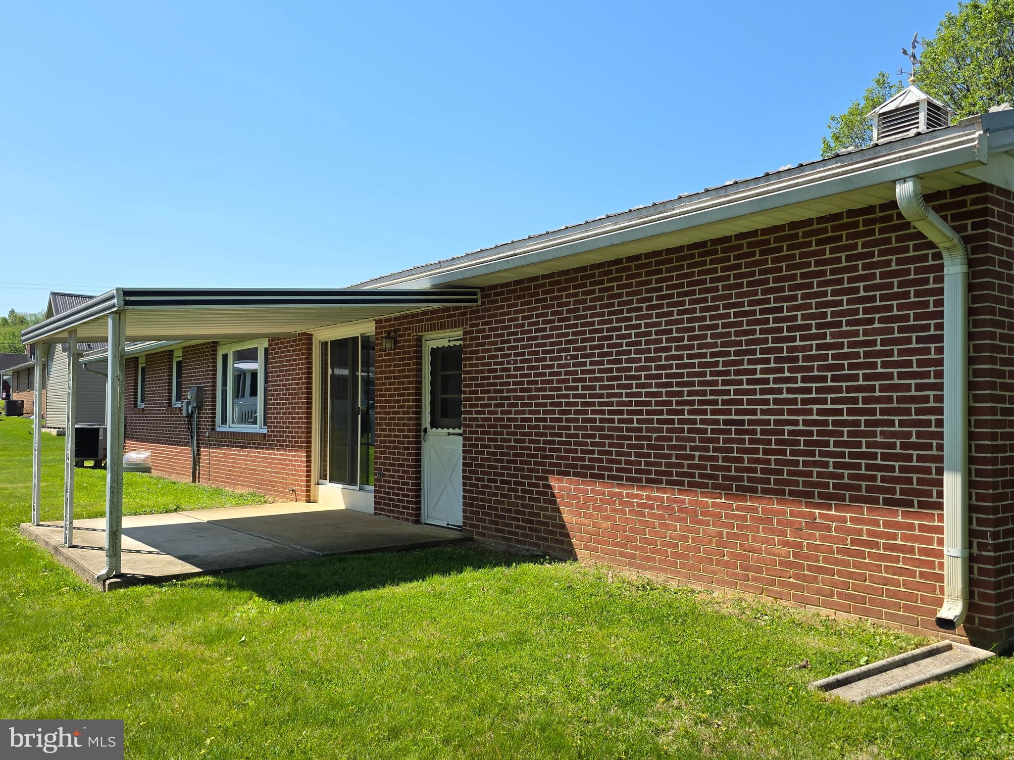 17 OAKLAWN BOULEVARD