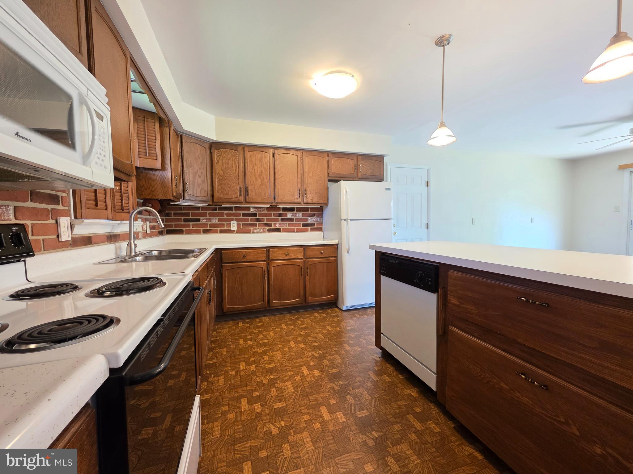 17 OAKLAWN BOULEVARD