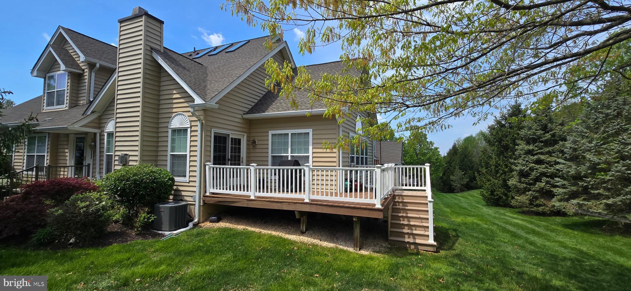 33 SAGEWOOD DRIVE 12