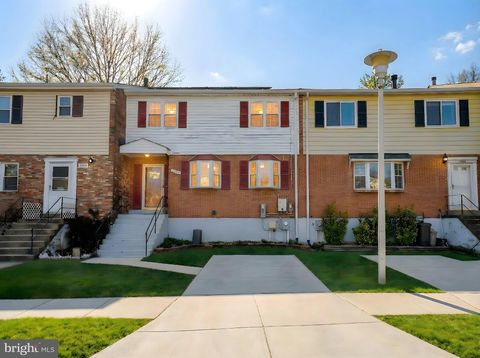 Townhouse For Sale - 7601 Carissa Lane<br/> LAUREL, MD 20707