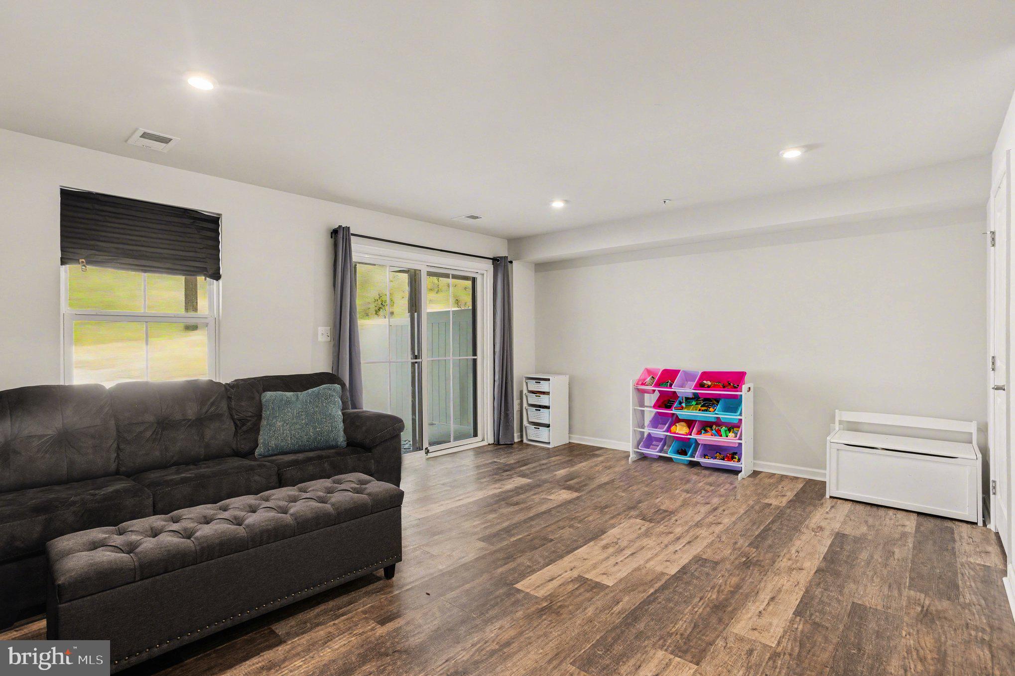 EDGEMERE/SPARROWS POINT - Residential