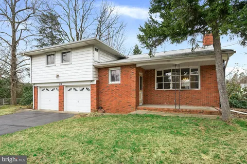 816 East, Bordentown, NJ MLS: NJBL2098398