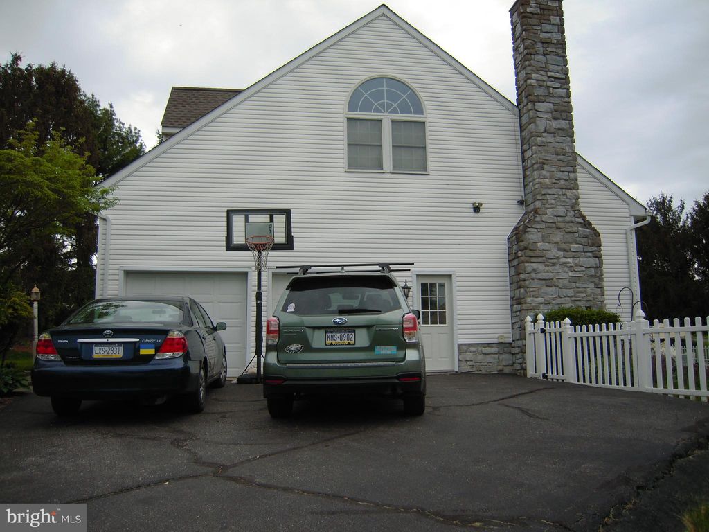 Photo of 101 STRICKLER RUN DR, COLUMBIA, PA 17512 (MLS # PALA2035346)