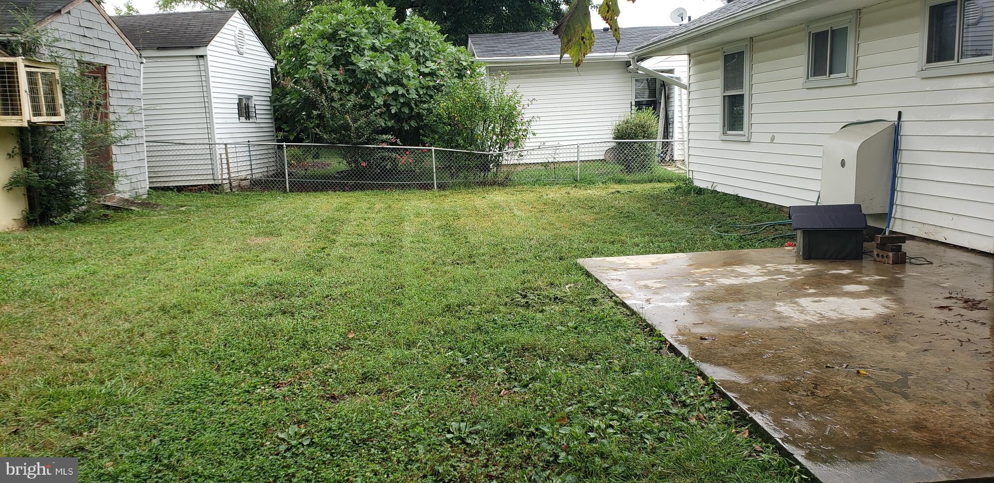 SOUTH LAWN - Residential