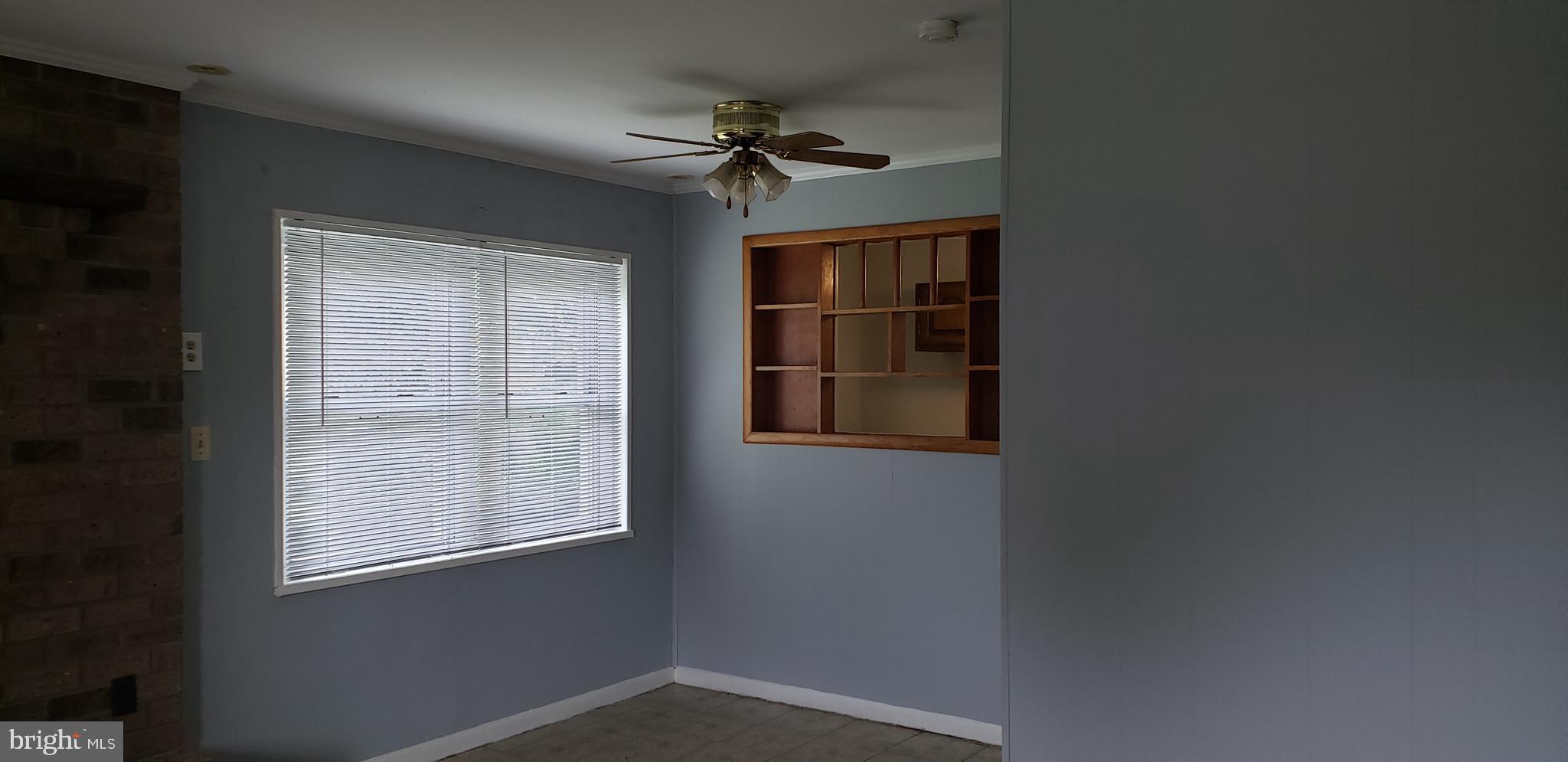 SOUTH LAWN - Residential