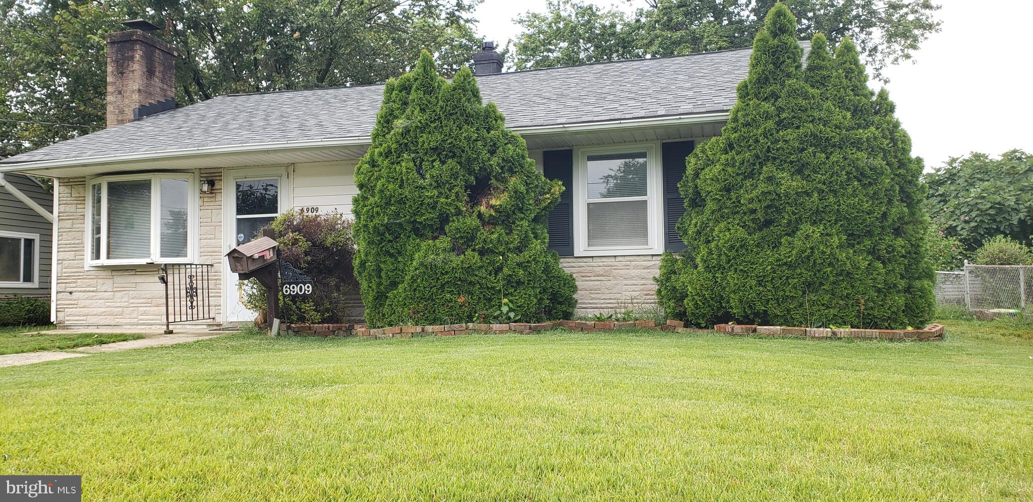 SOUTH LAWN - Residential