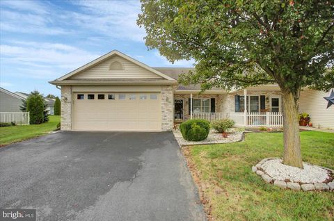 221 LANTERN LANE CHAMBERSBURG PA 17201