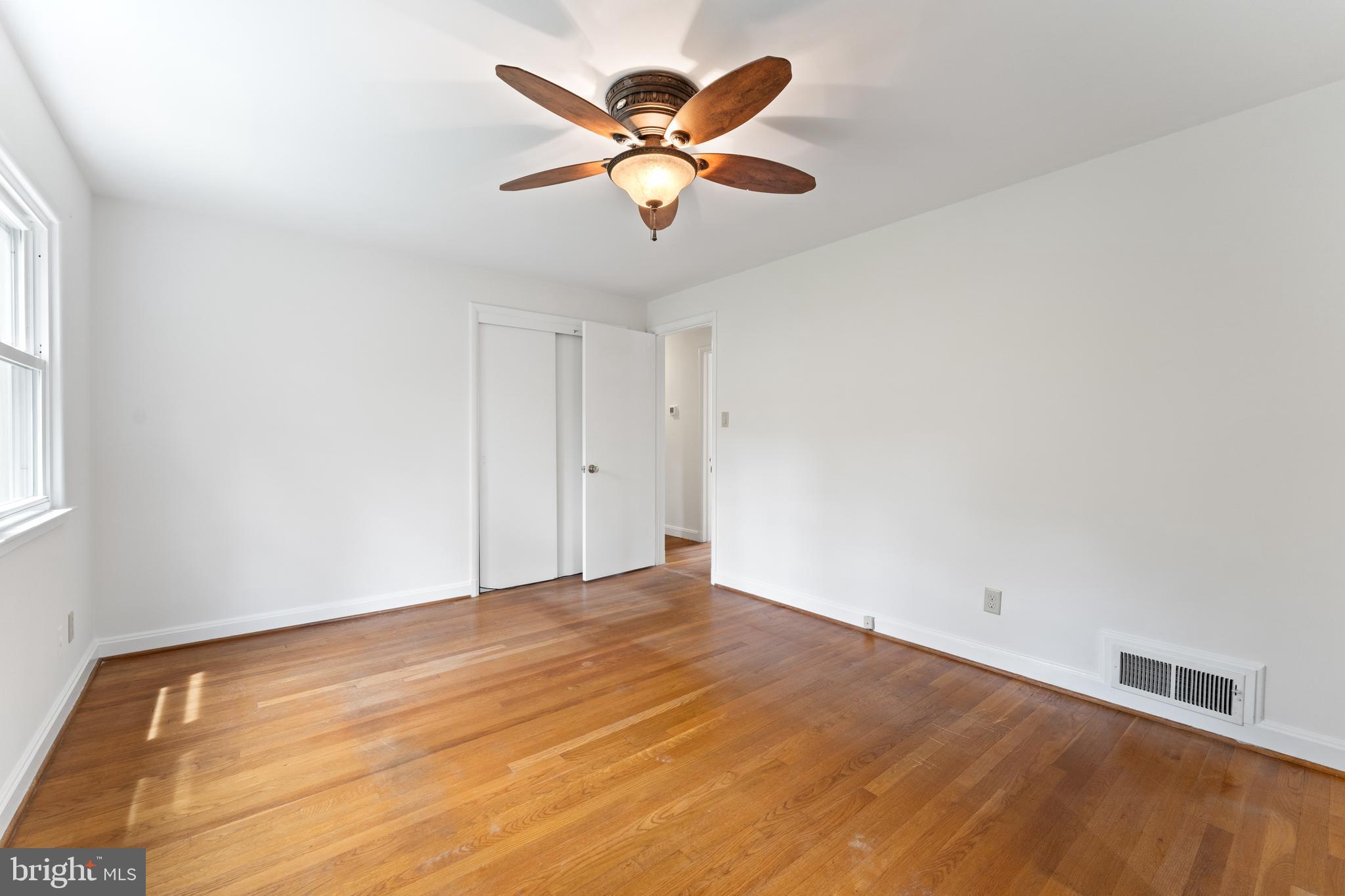 LINCOLNIA HILLS - Residential