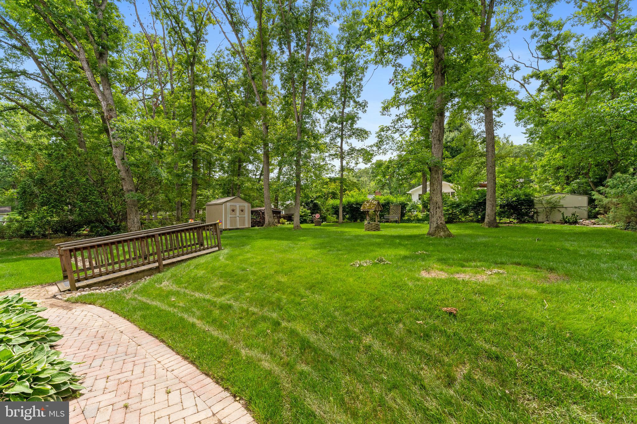 LINCOLNIA HILLS - Residential