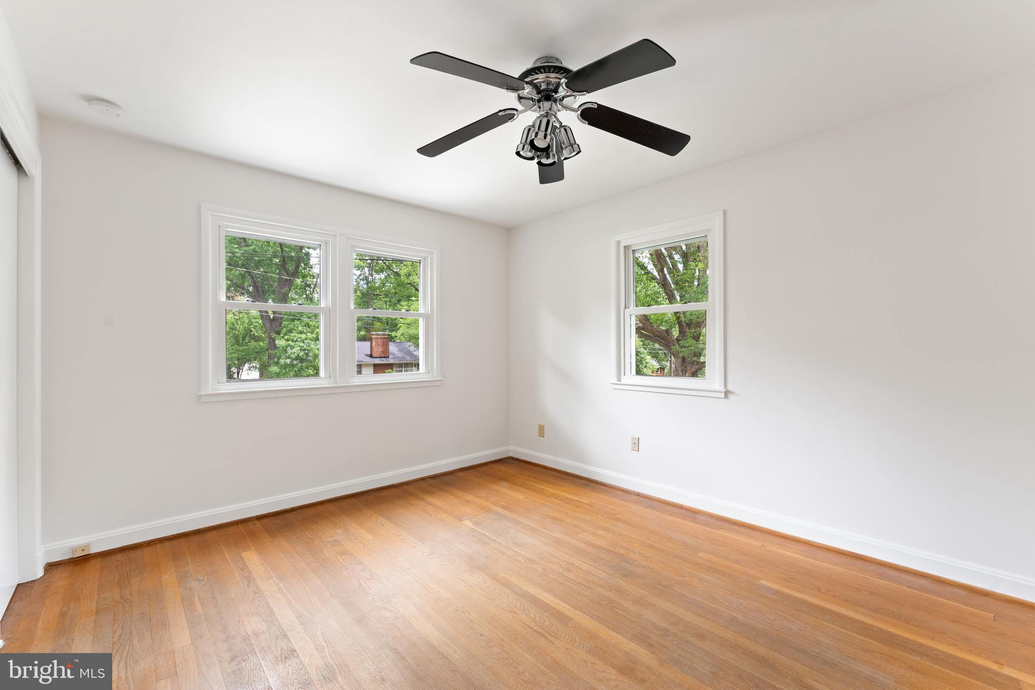 LINCOLNIA HILLS - Residential