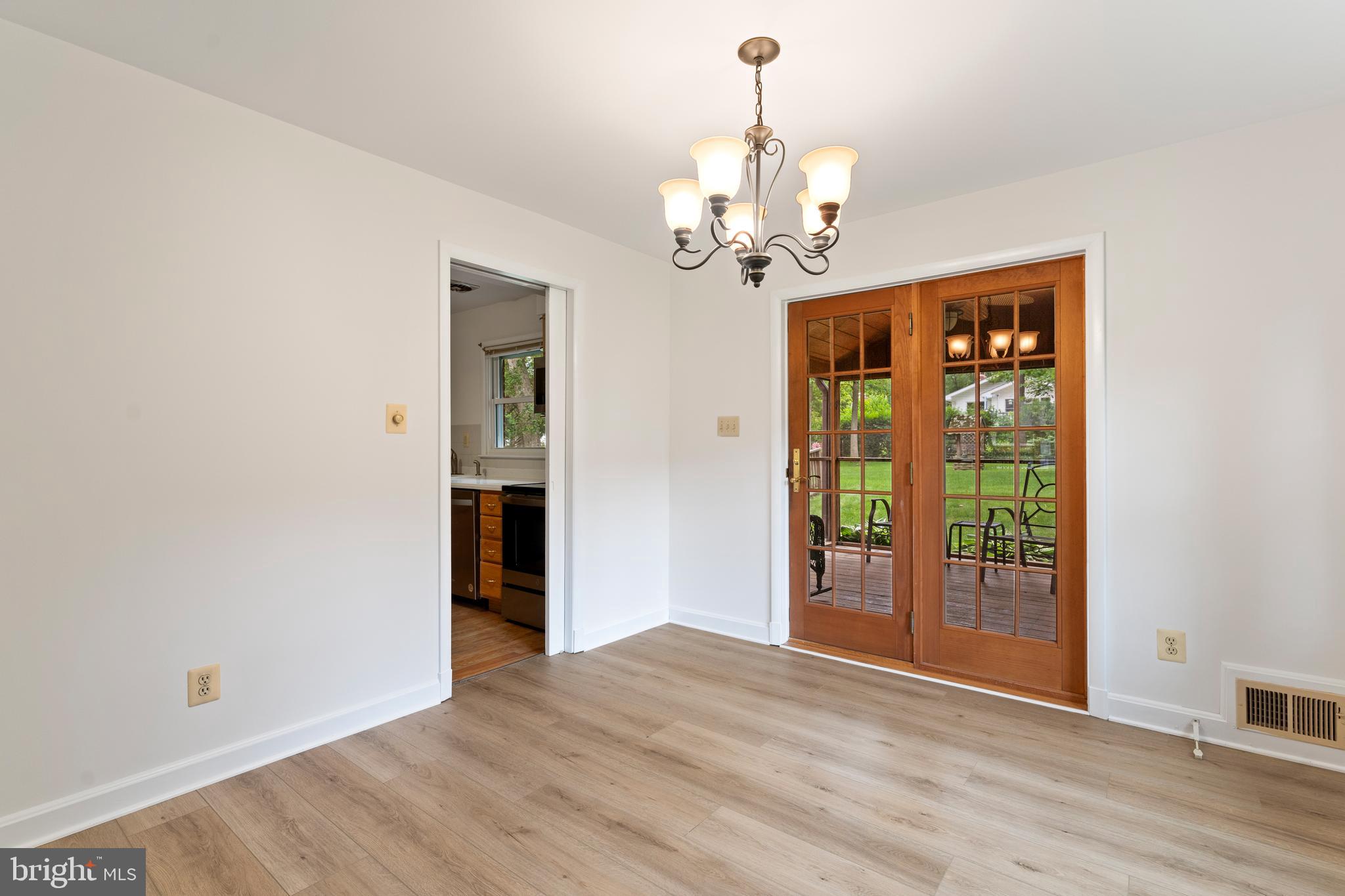 LINCOLNIA HILLS - Residential