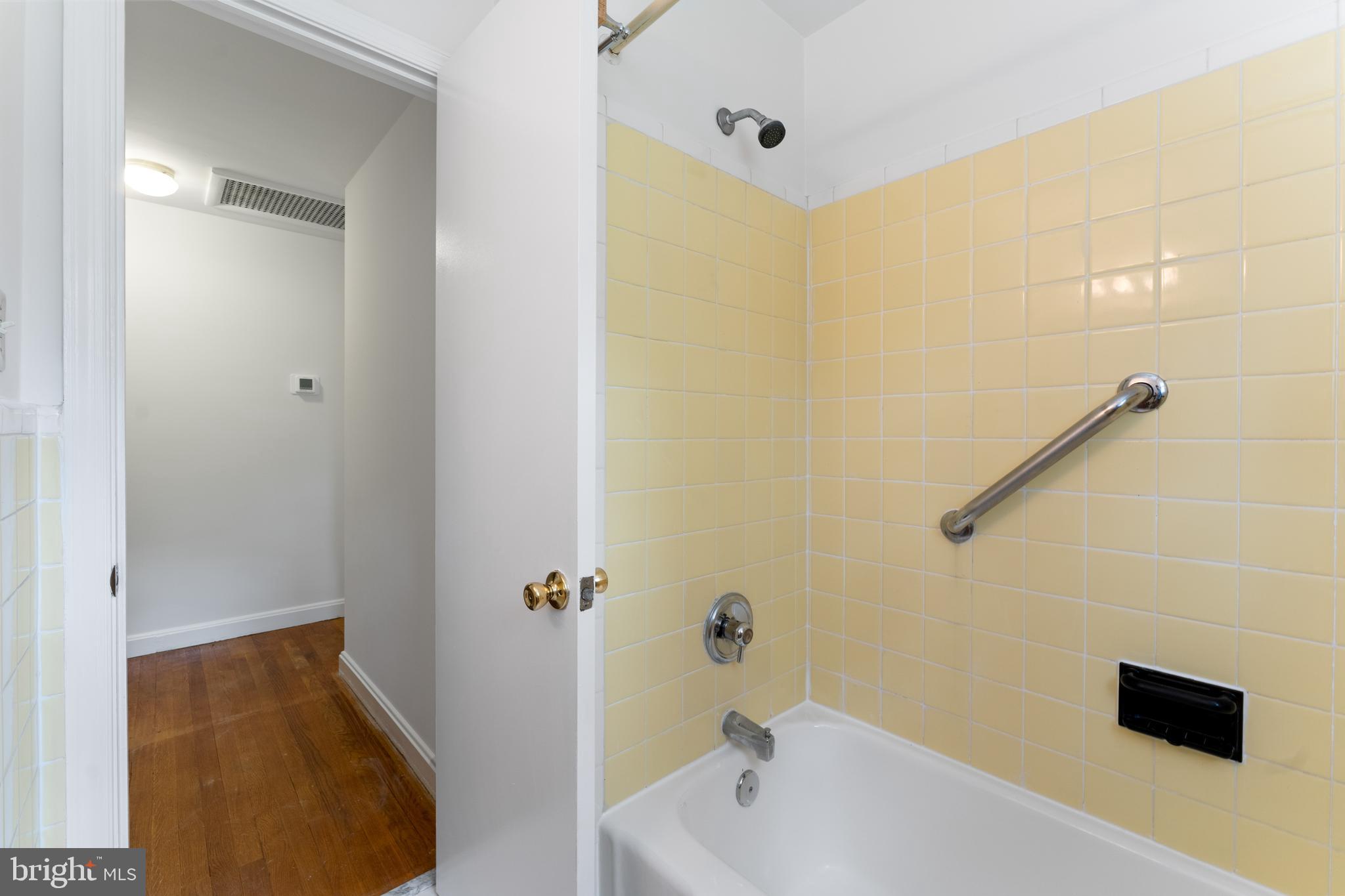 LINCOLNIA HILLS - Residential