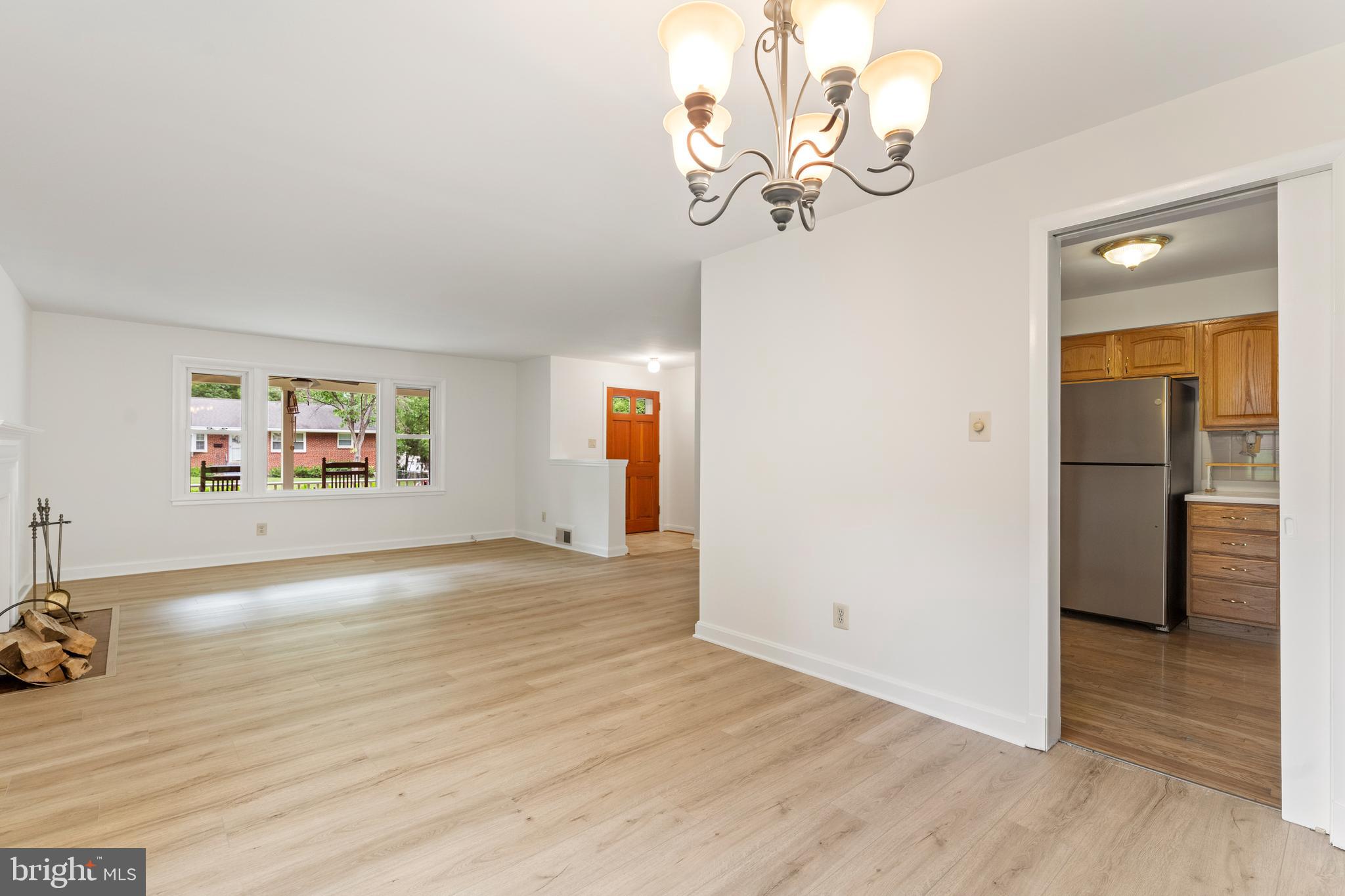 LINCOLNIA HILLS - Residential