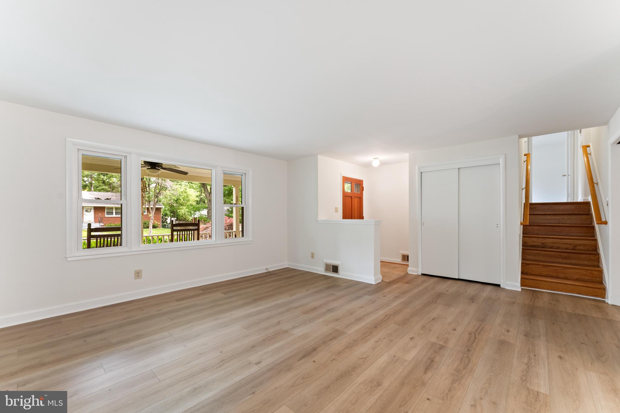 LINCOLNIA HILLS - Residential