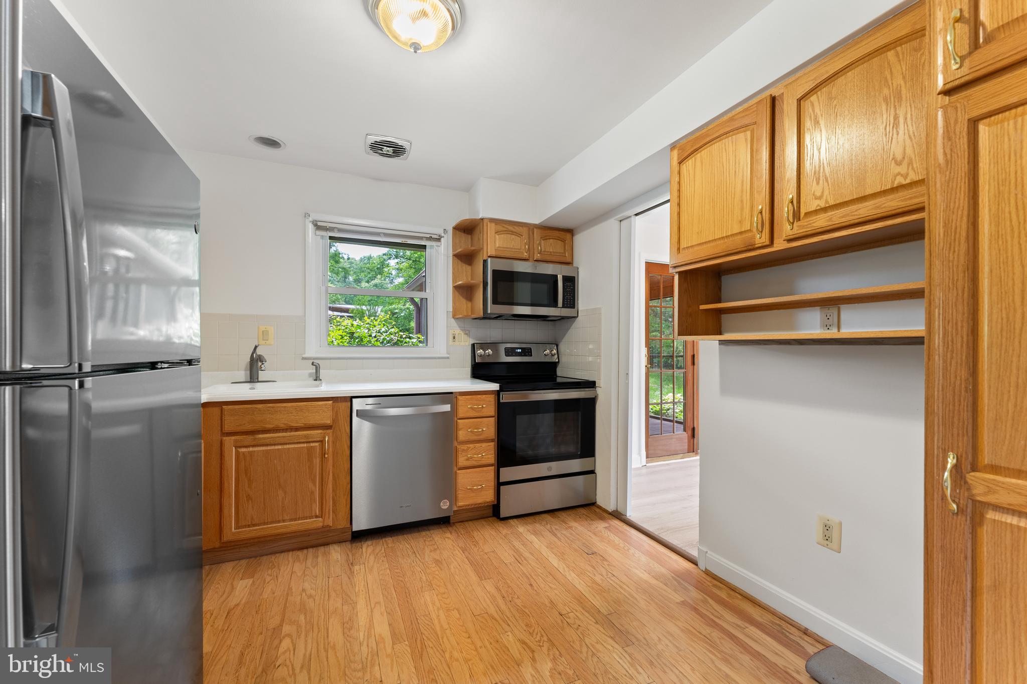 LINCOLNIA HILLS - Residential