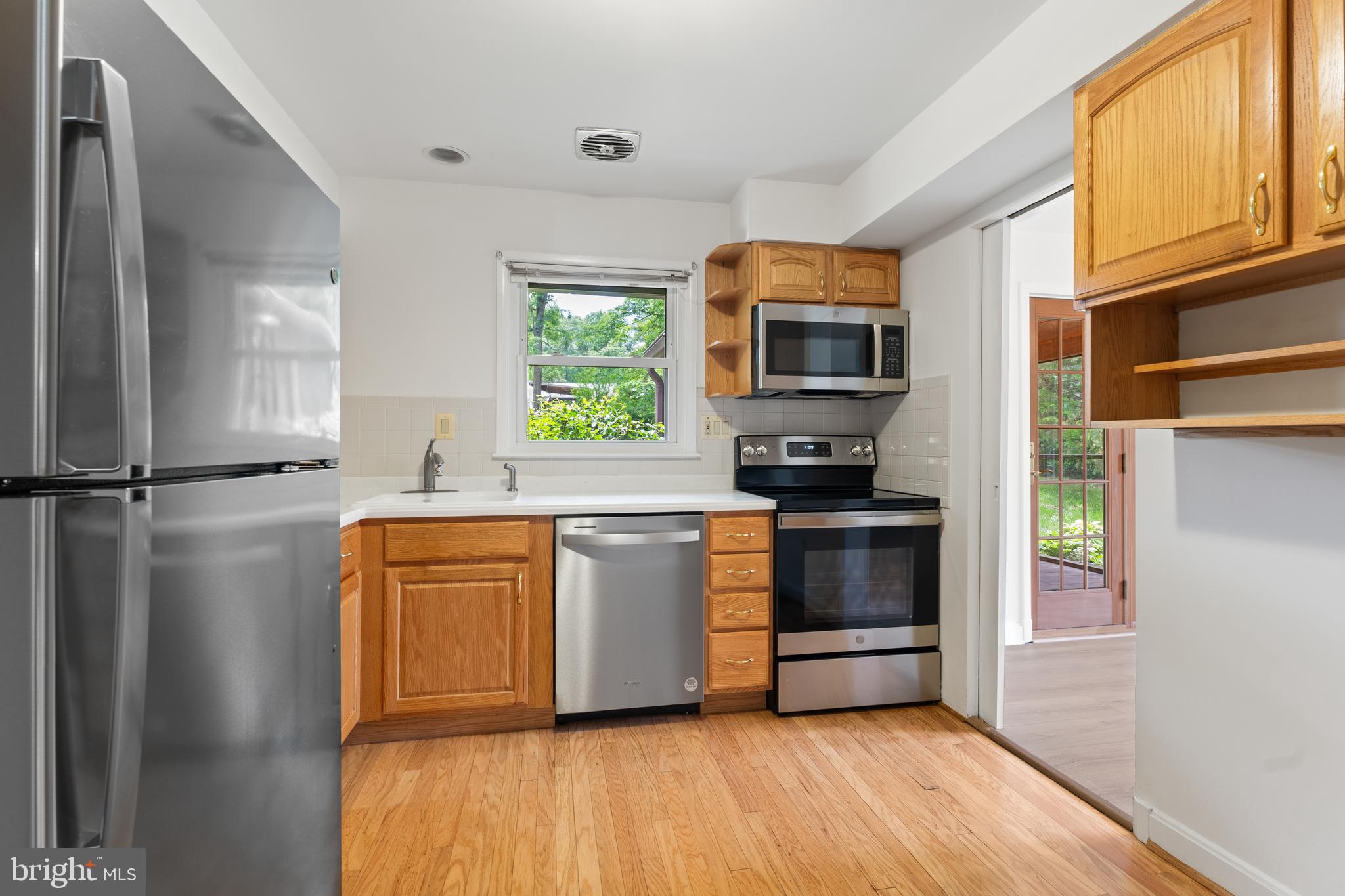 LINCOLNIA HILLS - Residential