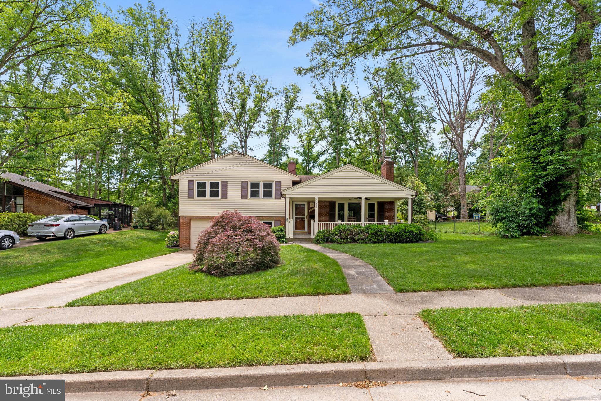 LINCOLNIA HILLS - Residential