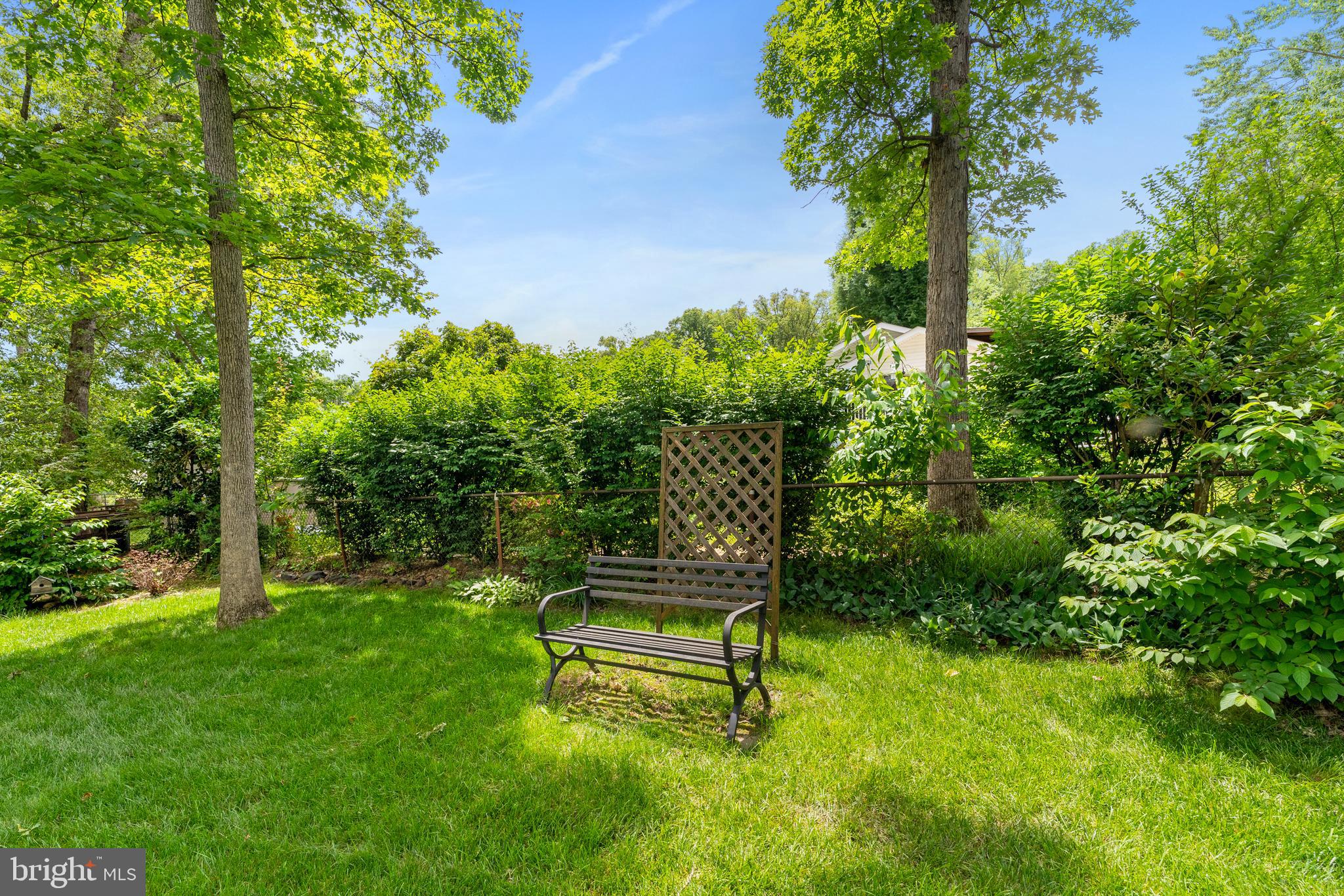 LINCOLNIA HILLS - Residential